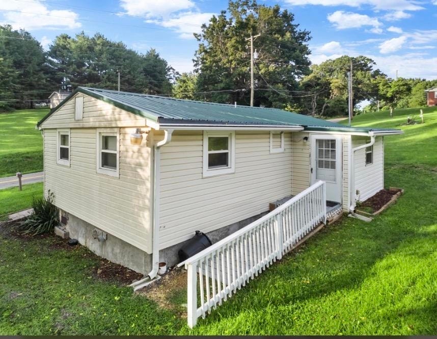 373 Lead Mine Road, Austinville, VA 24312
