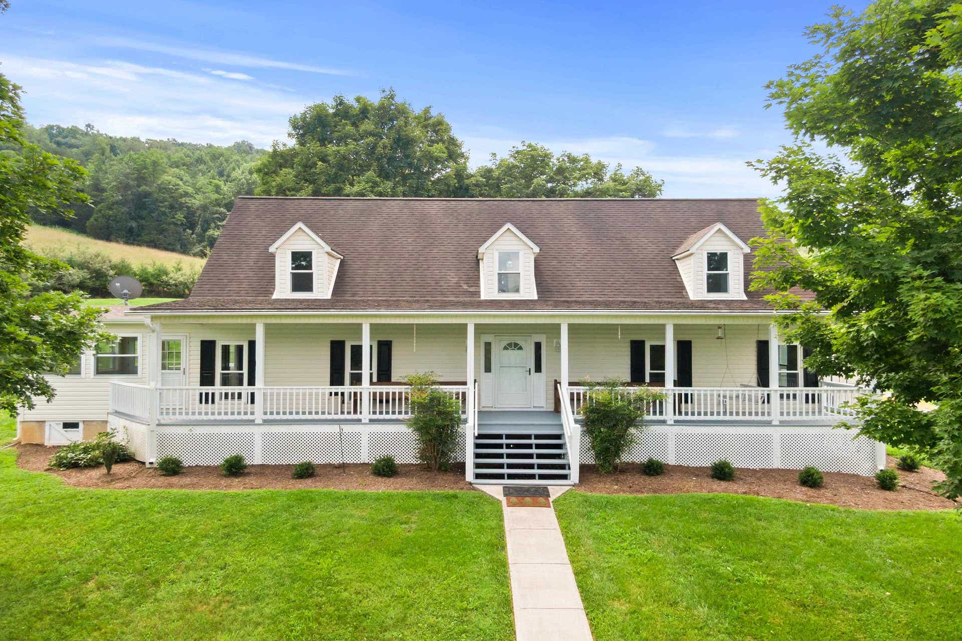 1862 Spring Valley Road, Pearisburg, VA 24134
