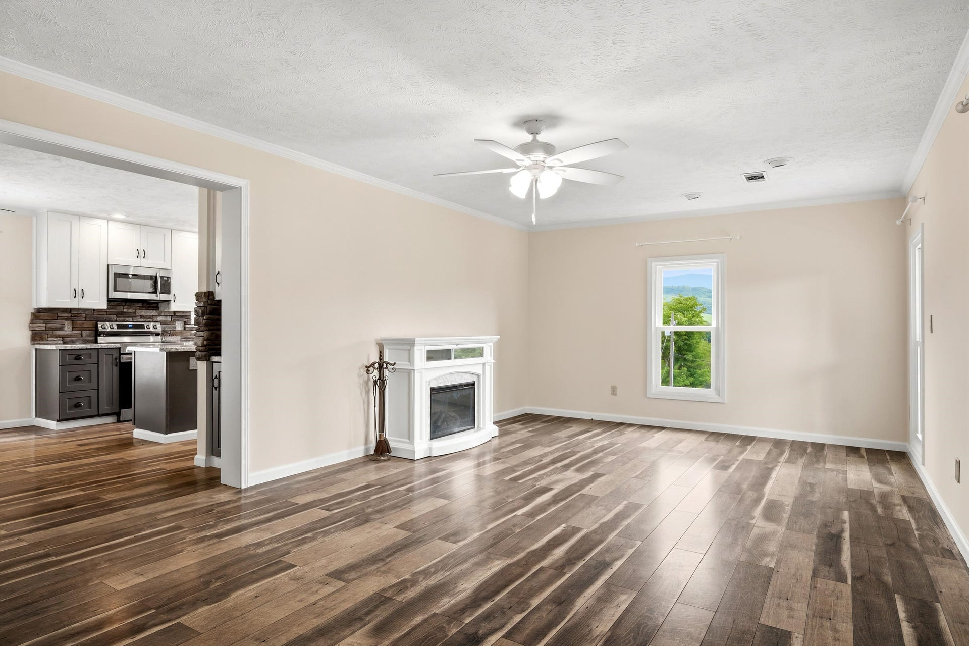 1862 Spring Valley Road, Pearisburg, VA 24134