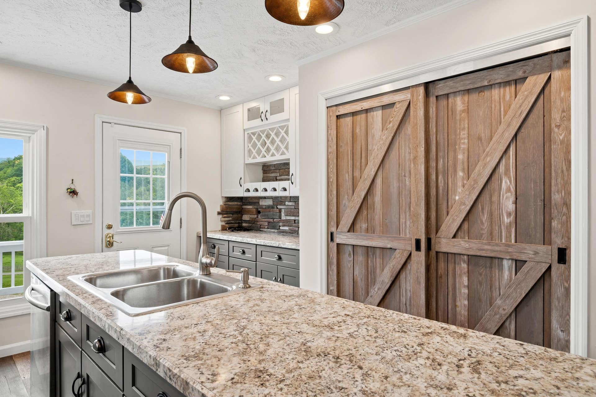 1862 Spring Valley Road, Pearisburg, VA 24134