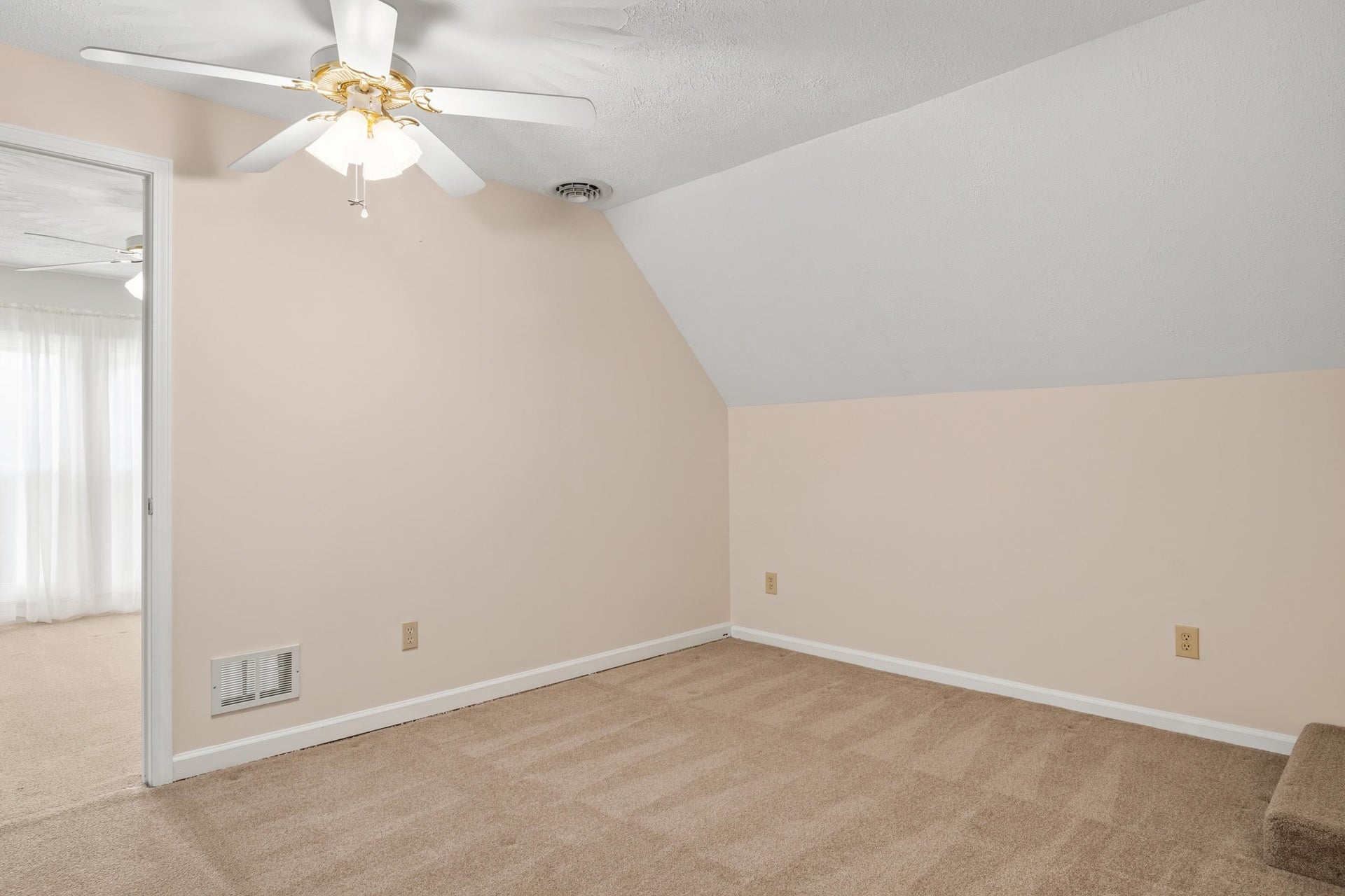 1862 Spring Valley Road, Pearisburg, VA 24134