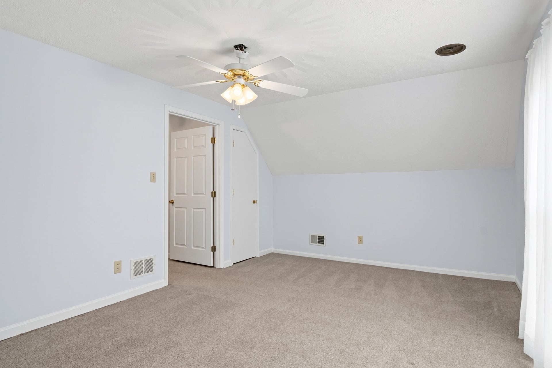 1862 Spring Valley Road, Pearisburg, VA 24134