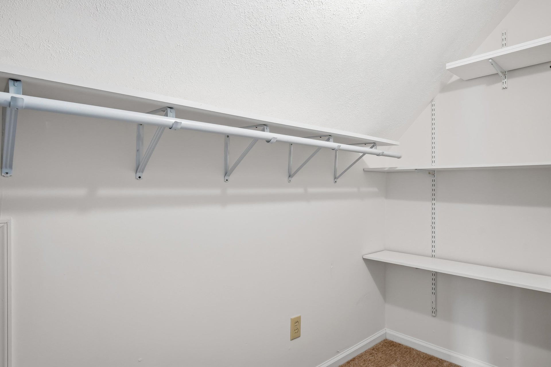 1862 Spring Valley Road, Pearisburg, VA 24134