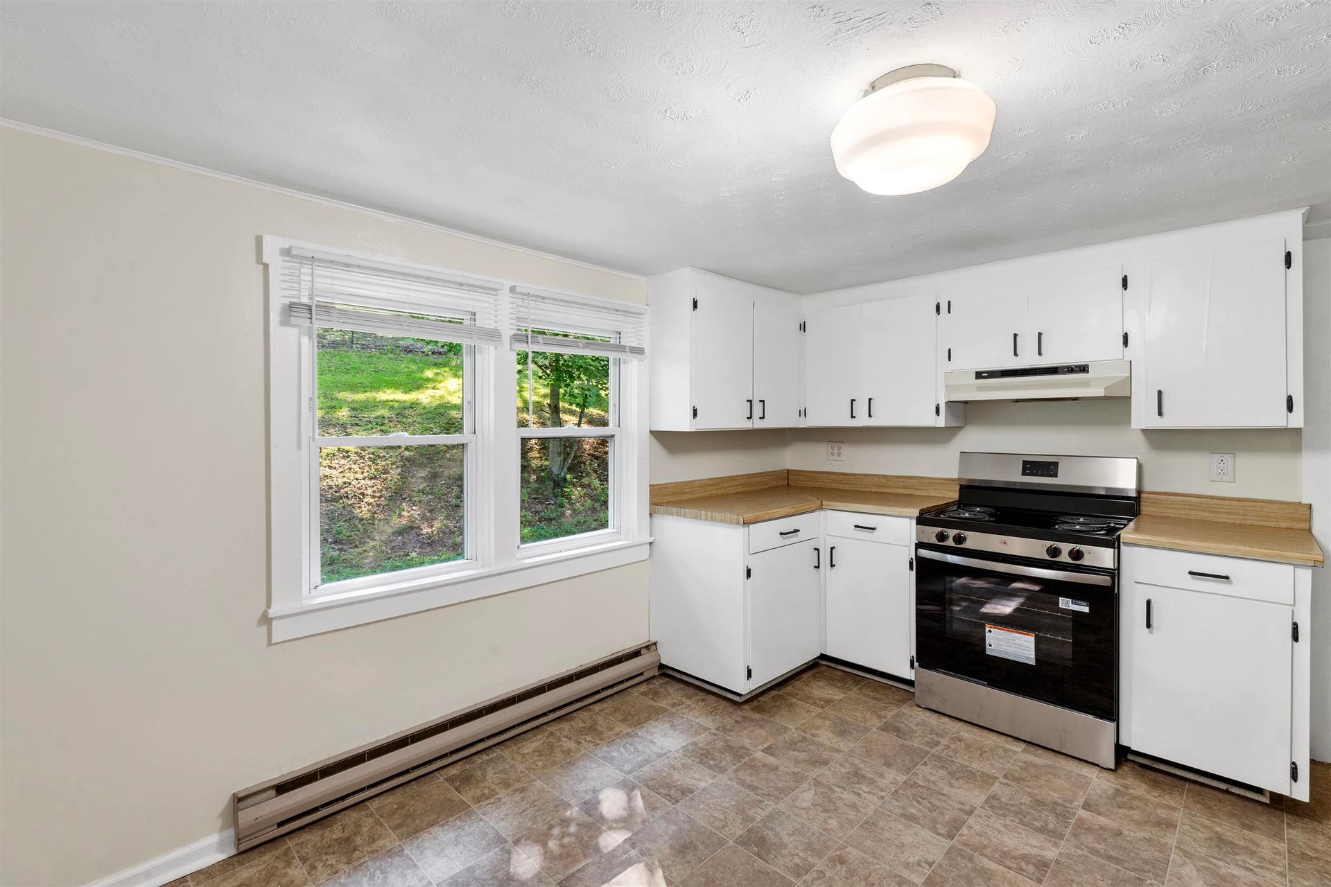 3040 LICK RUN Road, Blacksburg, VA 24060