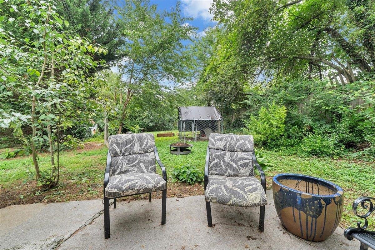 100 Roseland Drive, Christiansburg, VA 24073