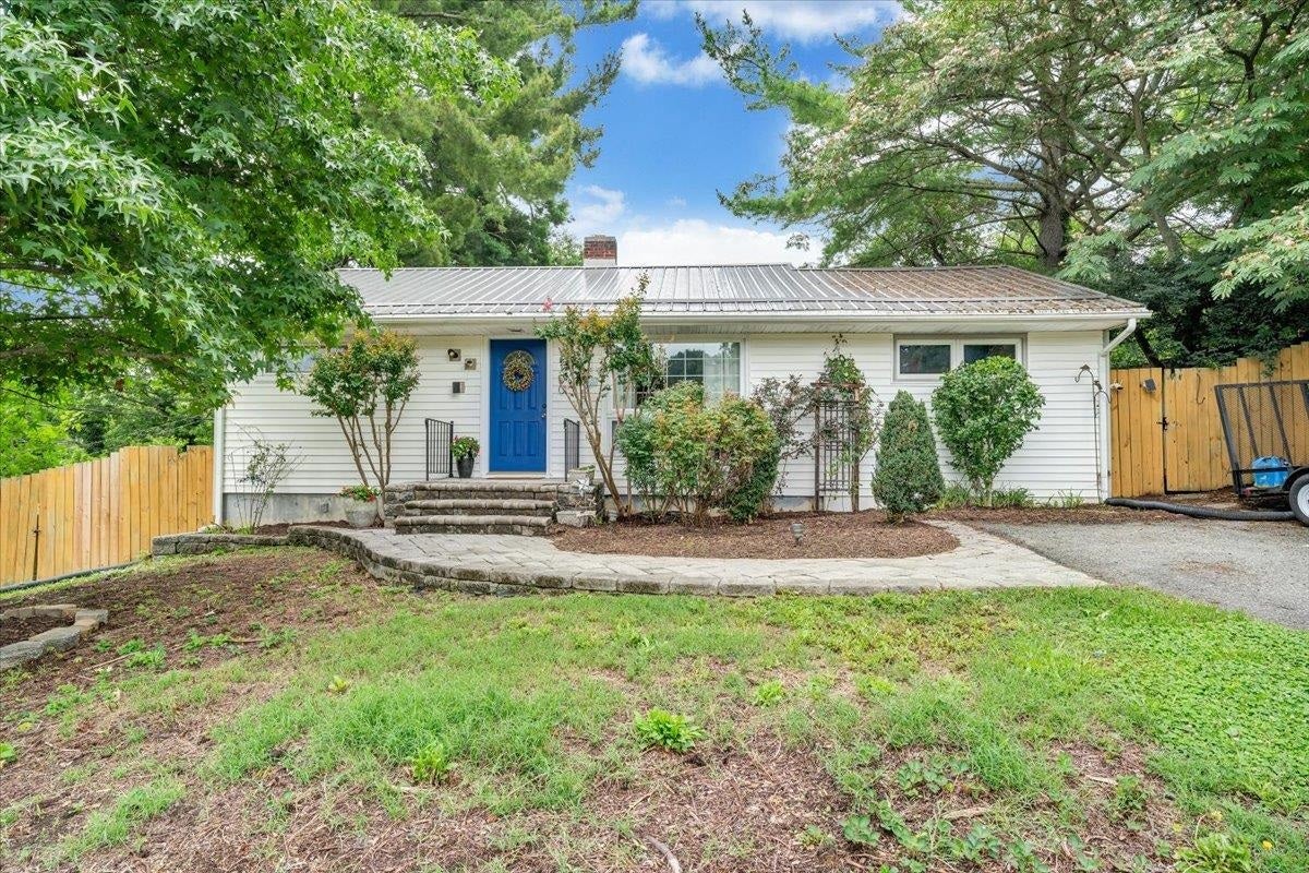 100 Roseland Drive, Christiansburg, VA 24073