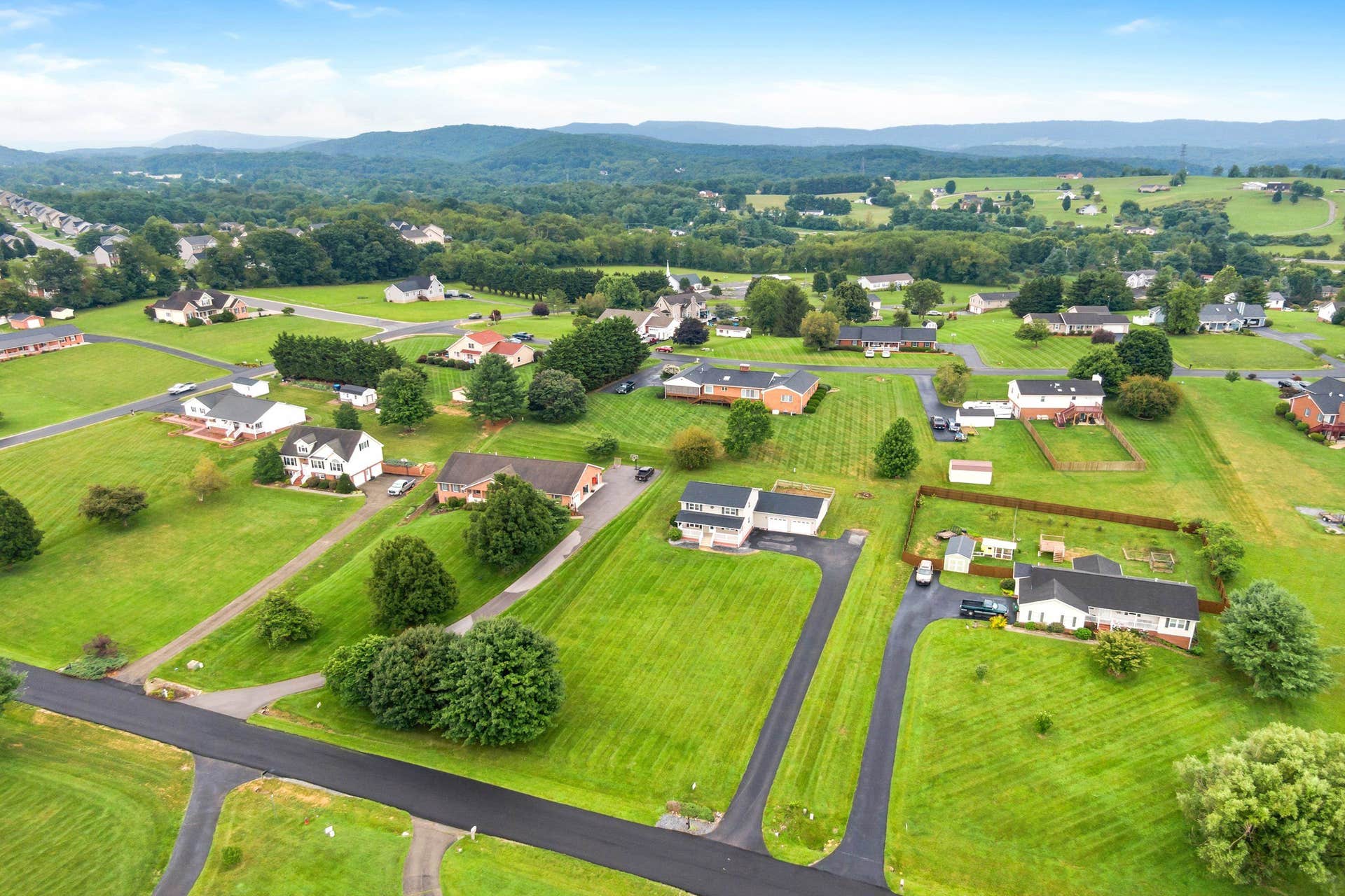 1435 WEST VIEW Drive, Christiansburg, VA 24073