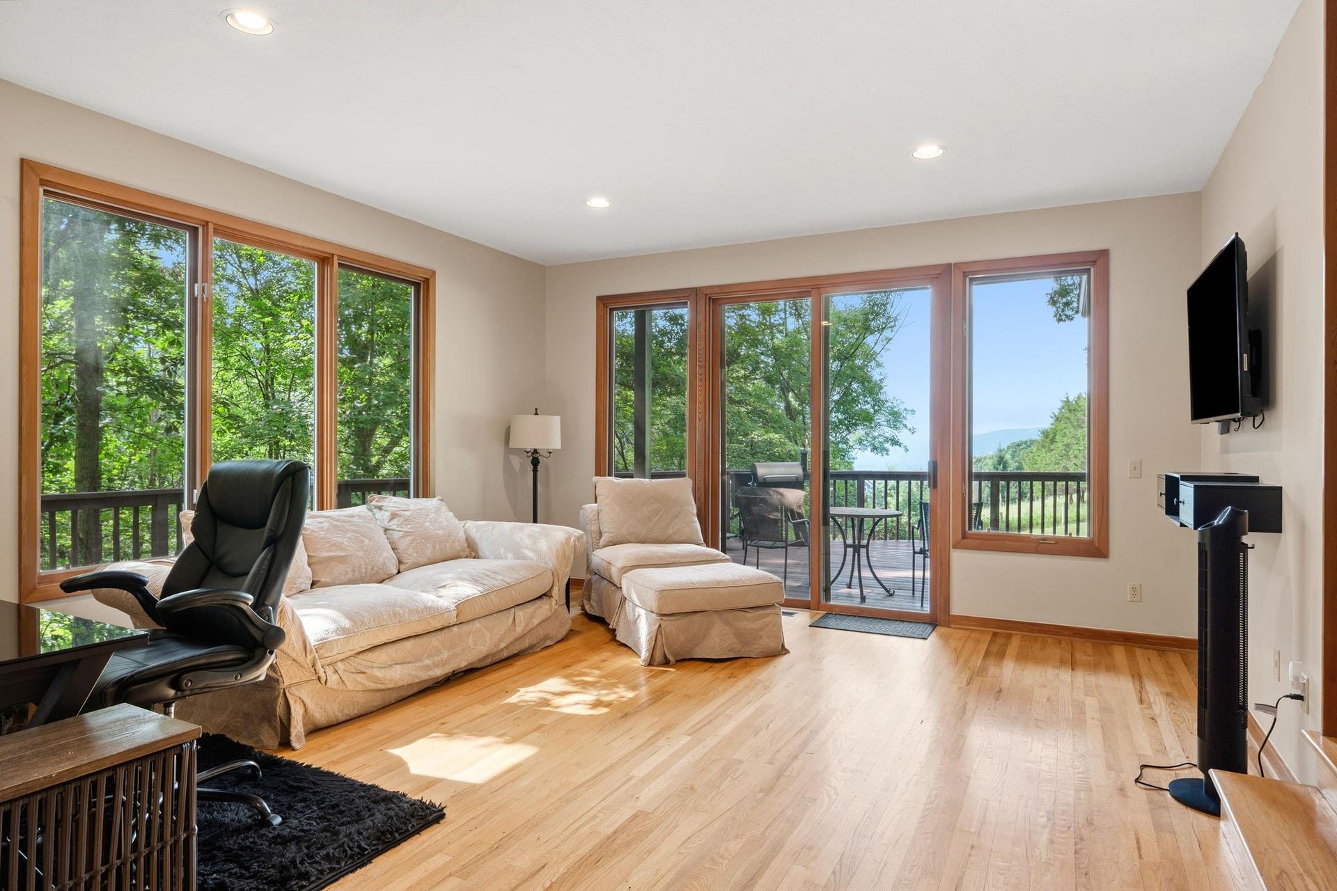 3545 DEER RUN Road, Blacksburg, VA 24060