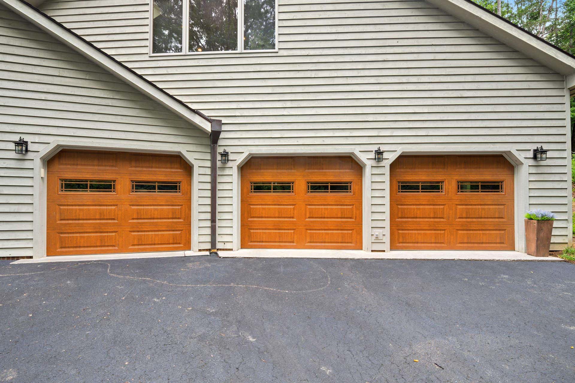3545 DEER RUN Road, Blacksburg, VA 24060