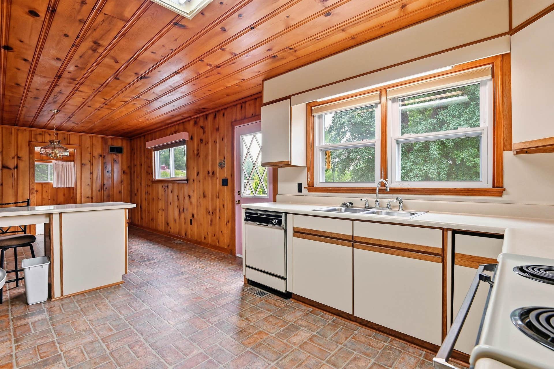 715 BURRUSS Drive, Blacksburg, VA 24060