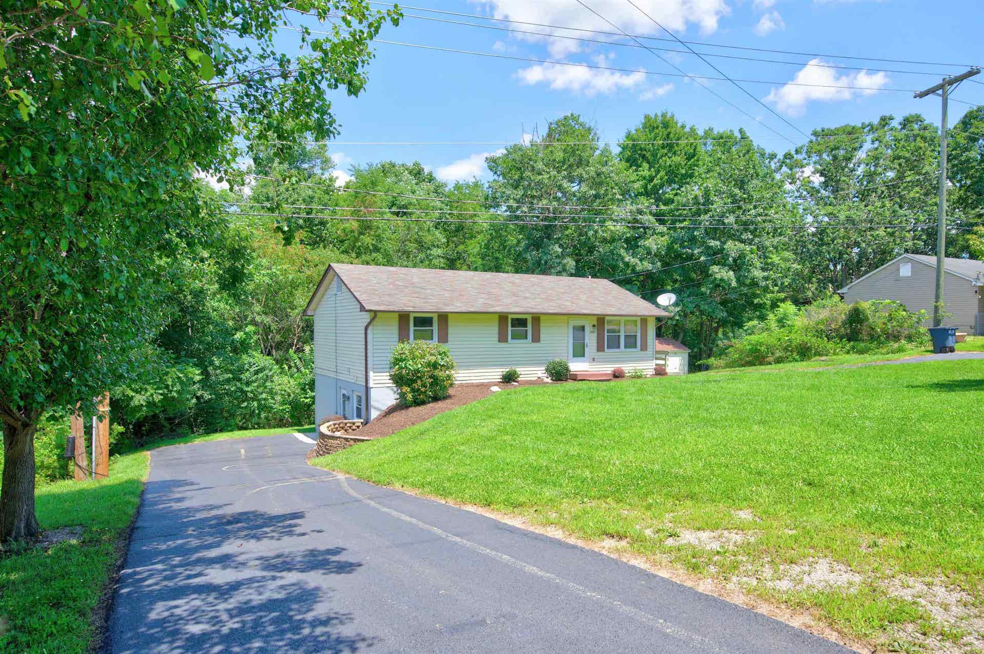 1548 Gallimore Street, Christiansburg, VA 24073