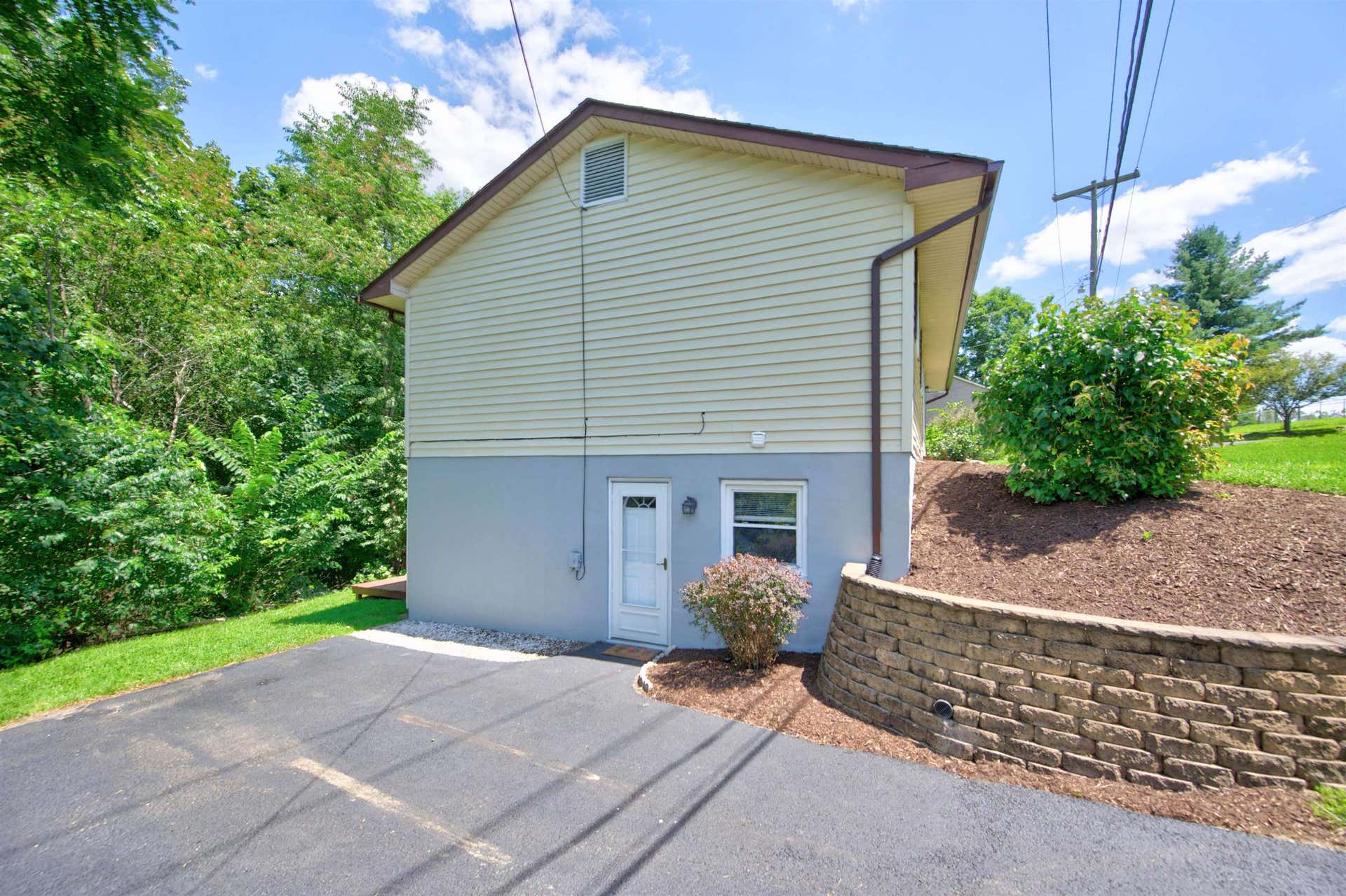1548 Gallimore Street, Christiansburg, VA 24073