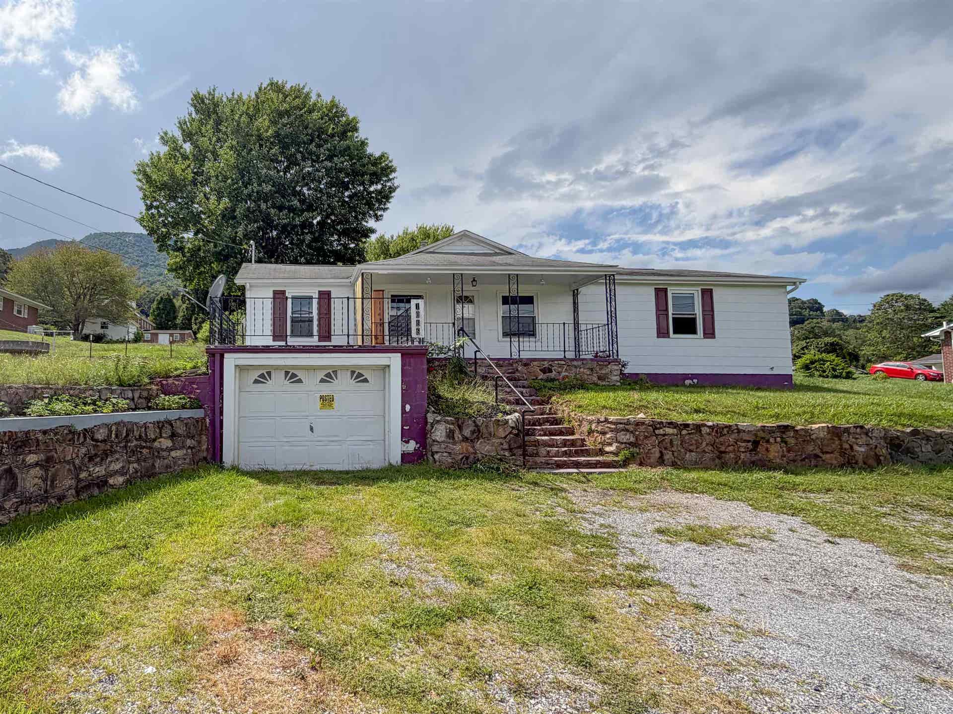 1066 PULASKI GILES Turnpike, Pearisburg, VA 24134