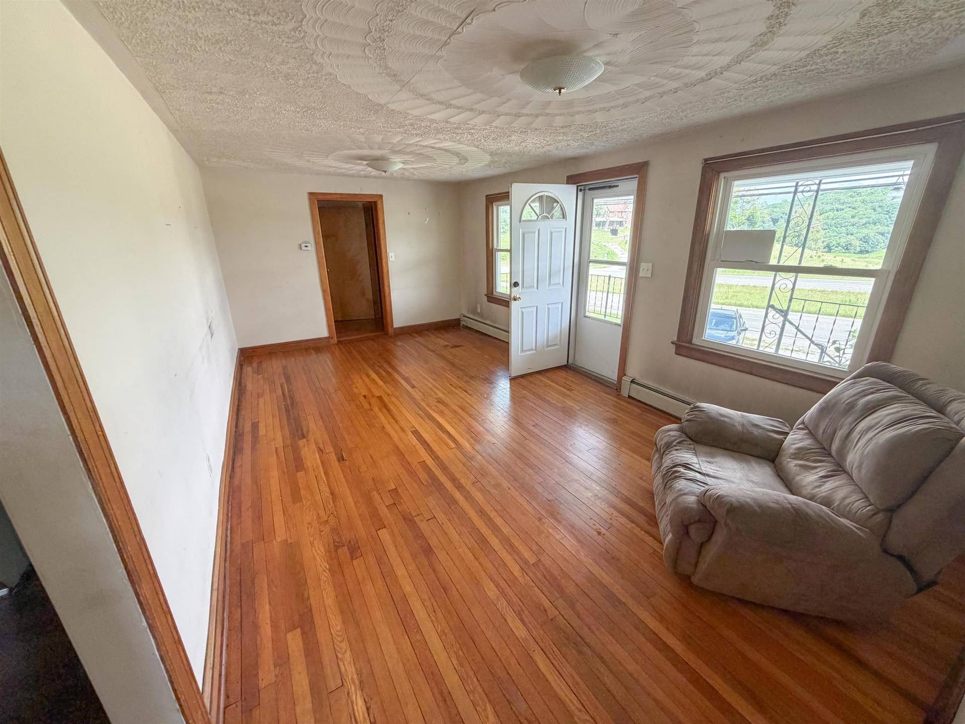 1066 PULASKI GILES Turnpike, Pearisburg, VA 24134