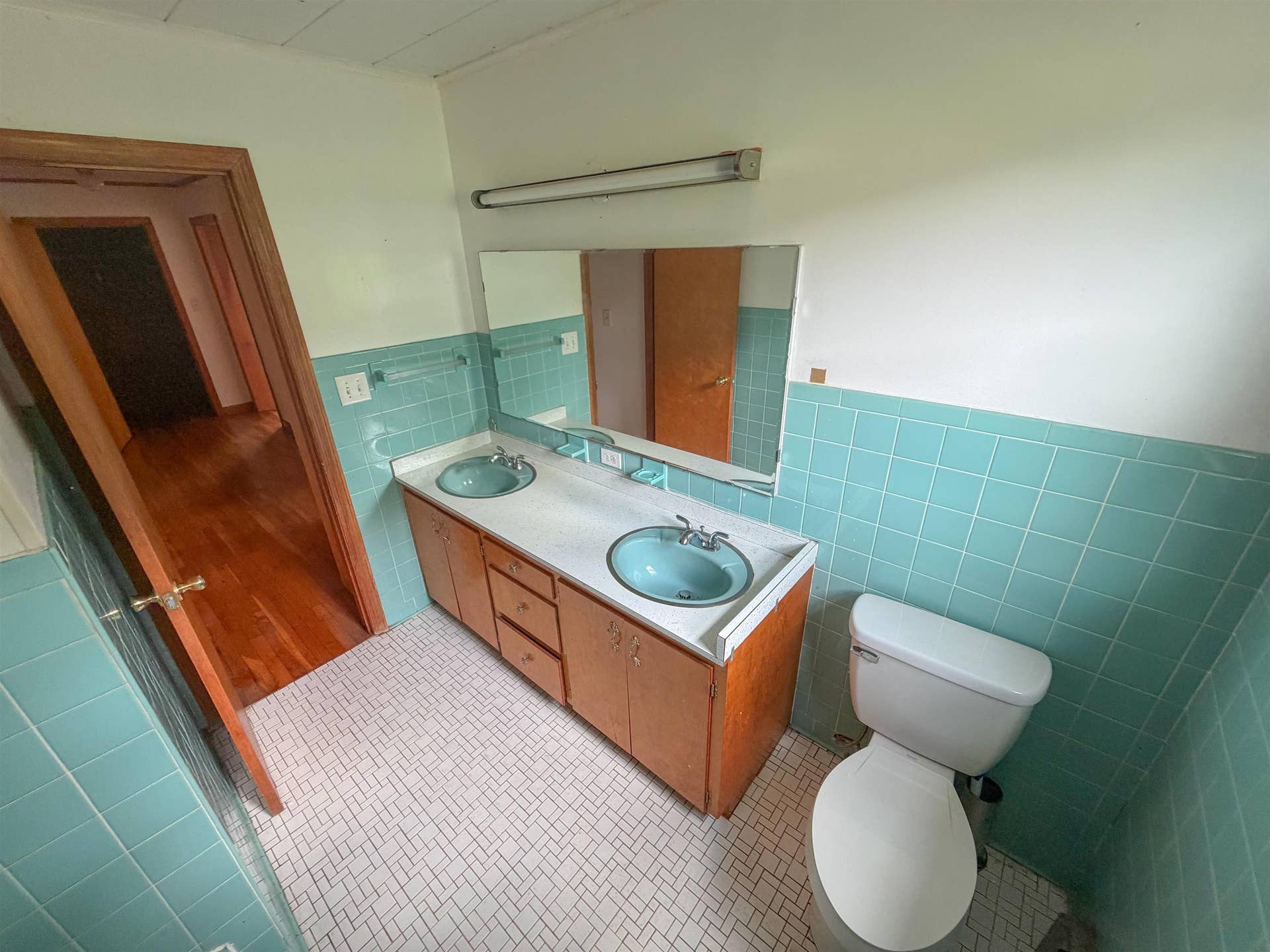 1066 PULASKI GILES Turnpike, Pearisburg, VA 24134