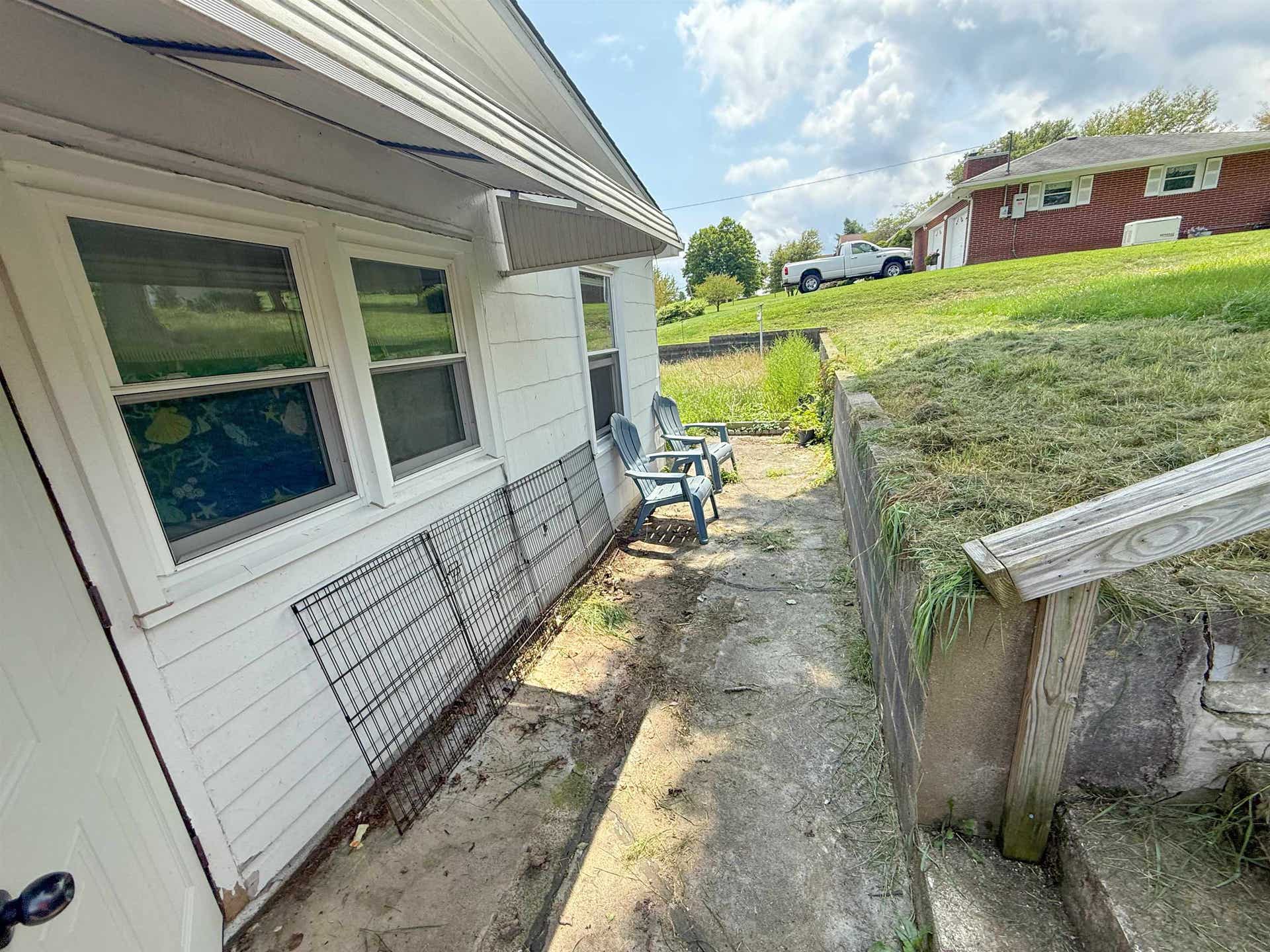 1066 PULASKI GILES Turnpike, Pearisburg, VA 24134