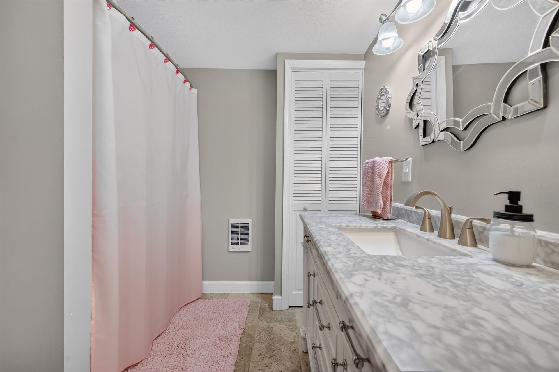 189 Pine Hollow Road, Christiansburg, VA 24073