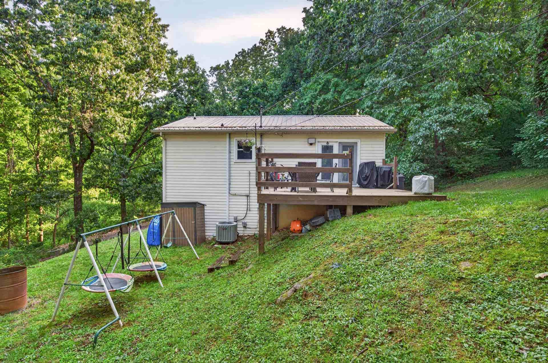 189 Pine Hollow Road, Christiansburg, VA 24073