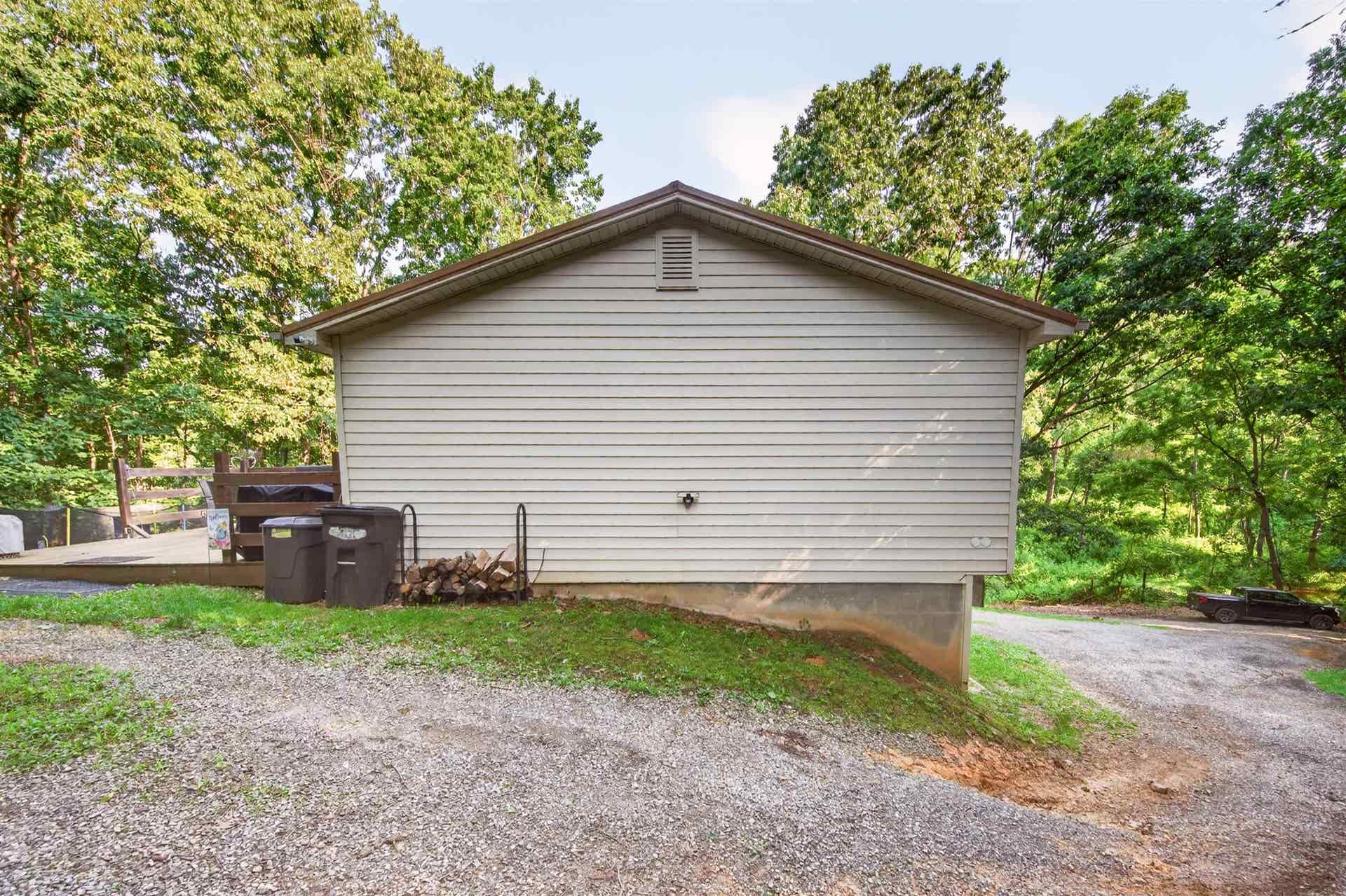 189 Pine Hollow Road, Christiansburg, VA 24073
