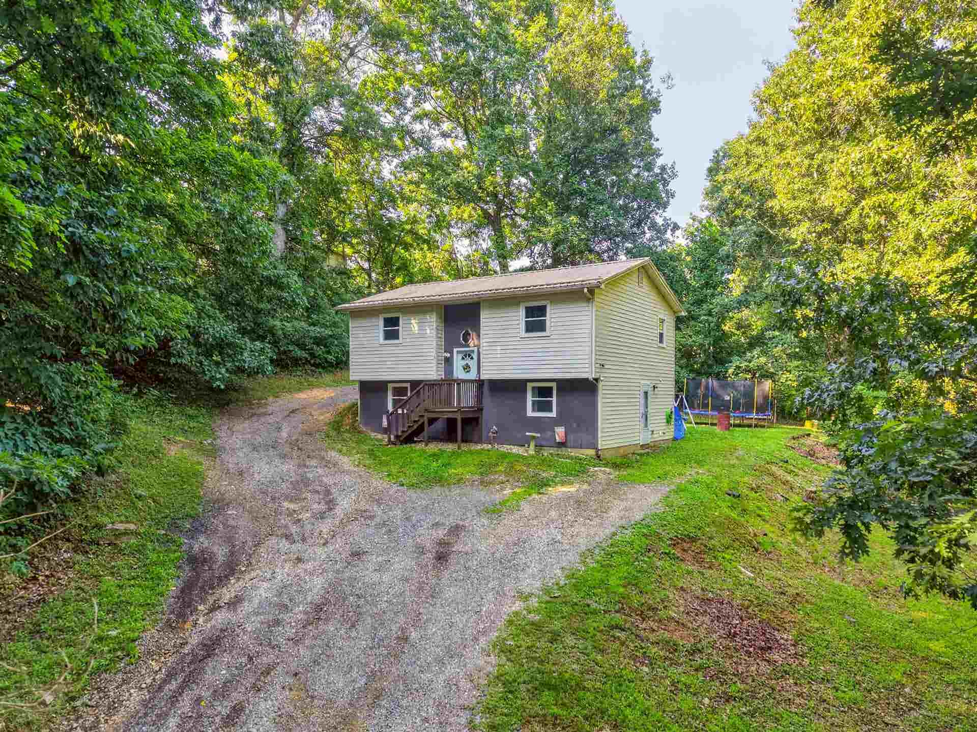 189 Pine Hollow Road, Christiansburg, VA 24073
