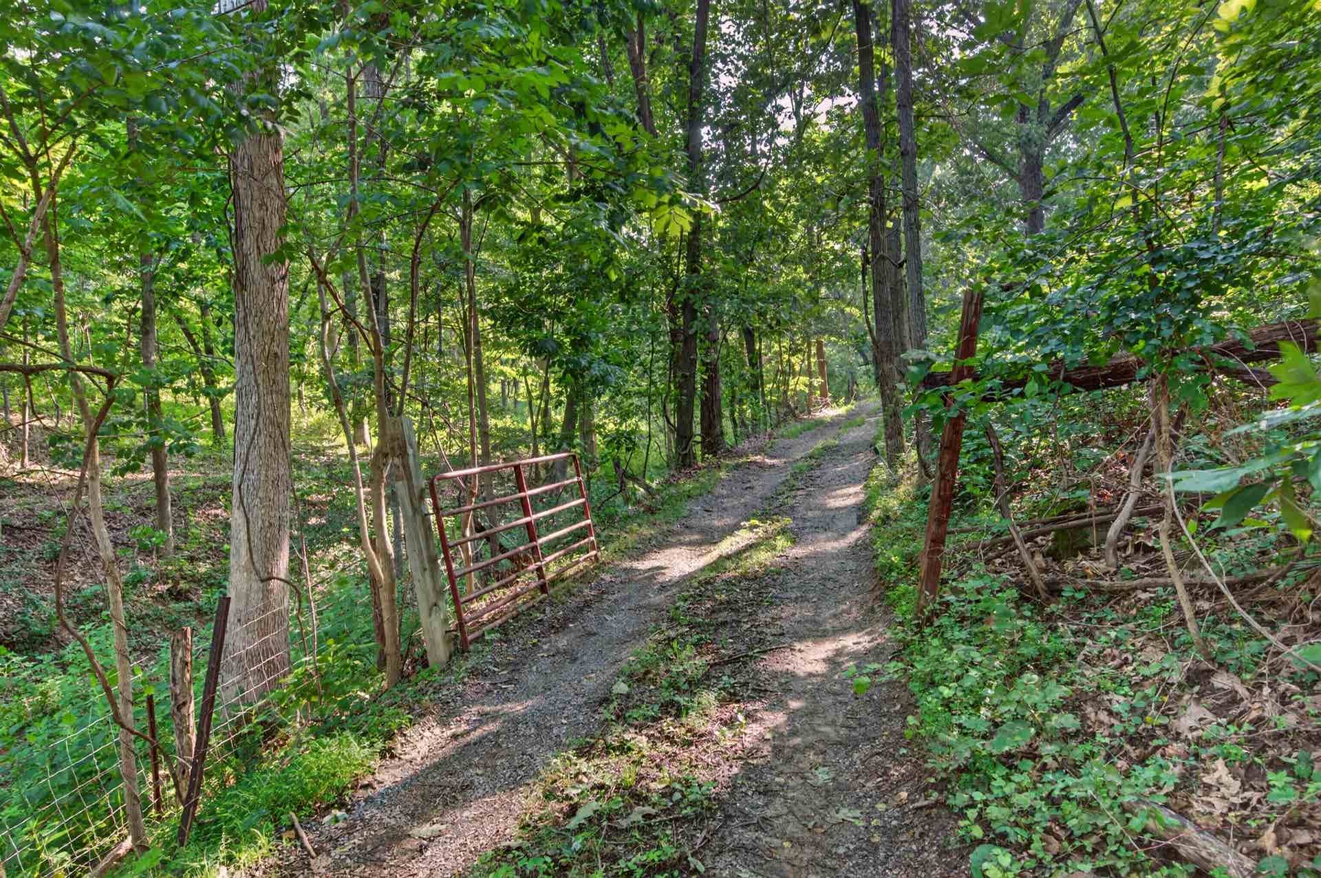 189 Pine Hollow Road, Christiansburg, VA 24073
