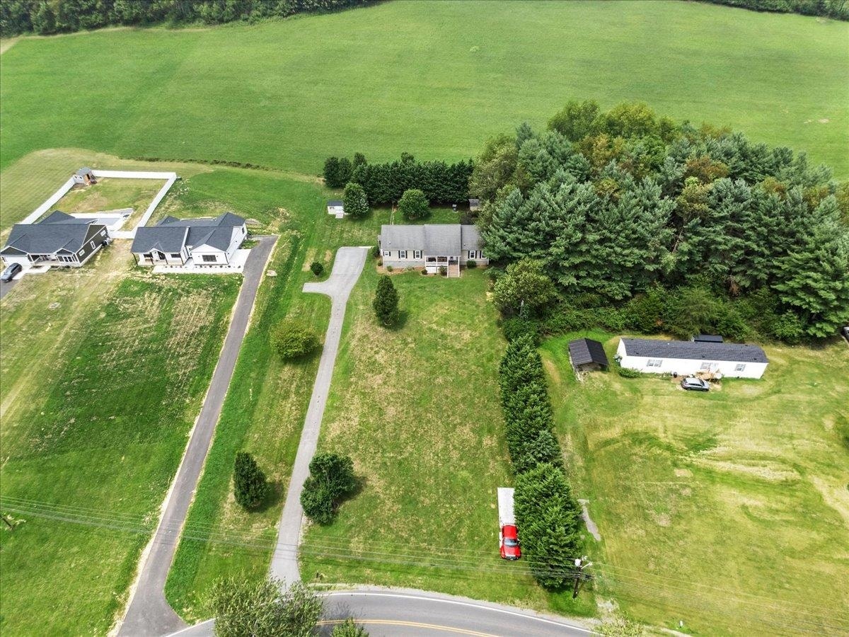 7825 Little River Dam Road, Radford, VA 24141