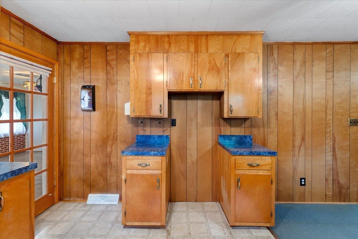 615 Circle Drive, Pembroke, VA 24136