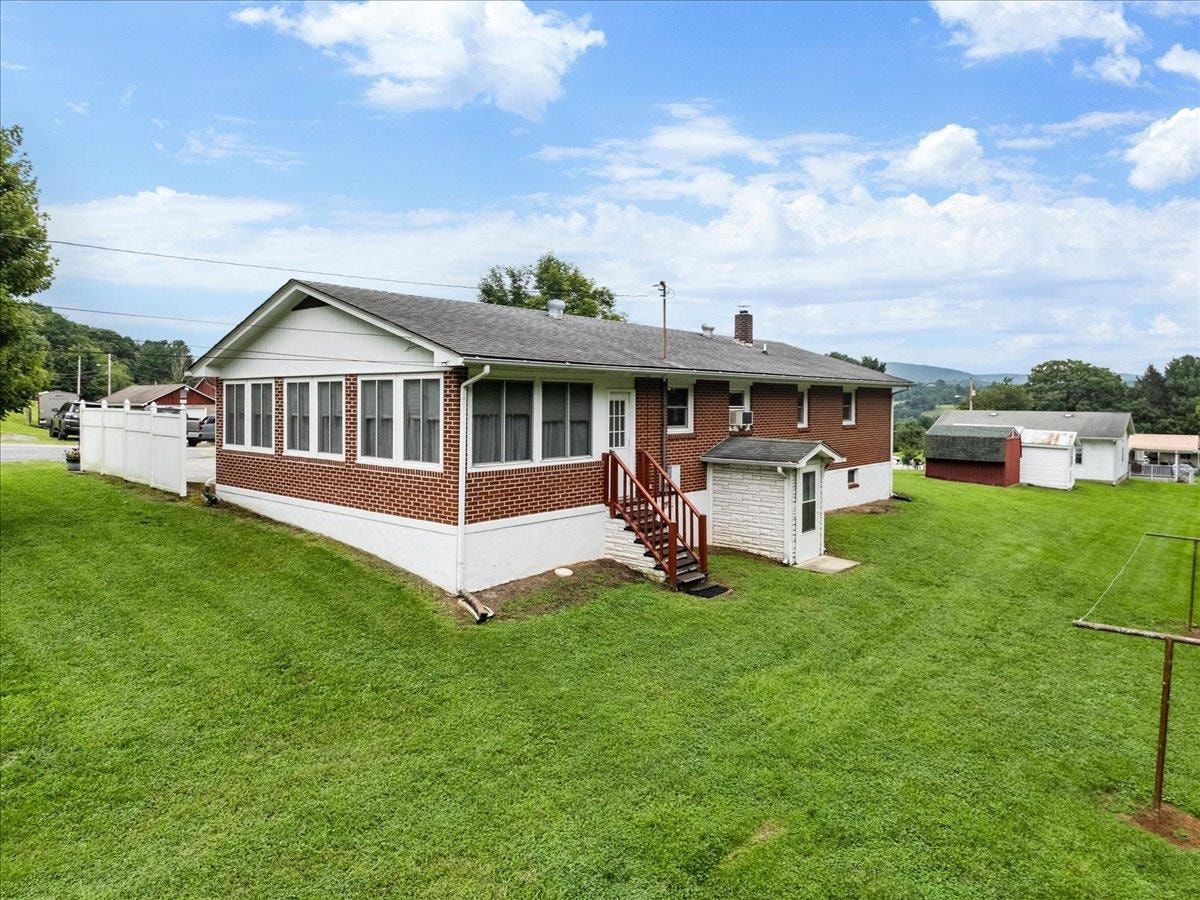 615 Circle Drive, Pembroke, VA 24136