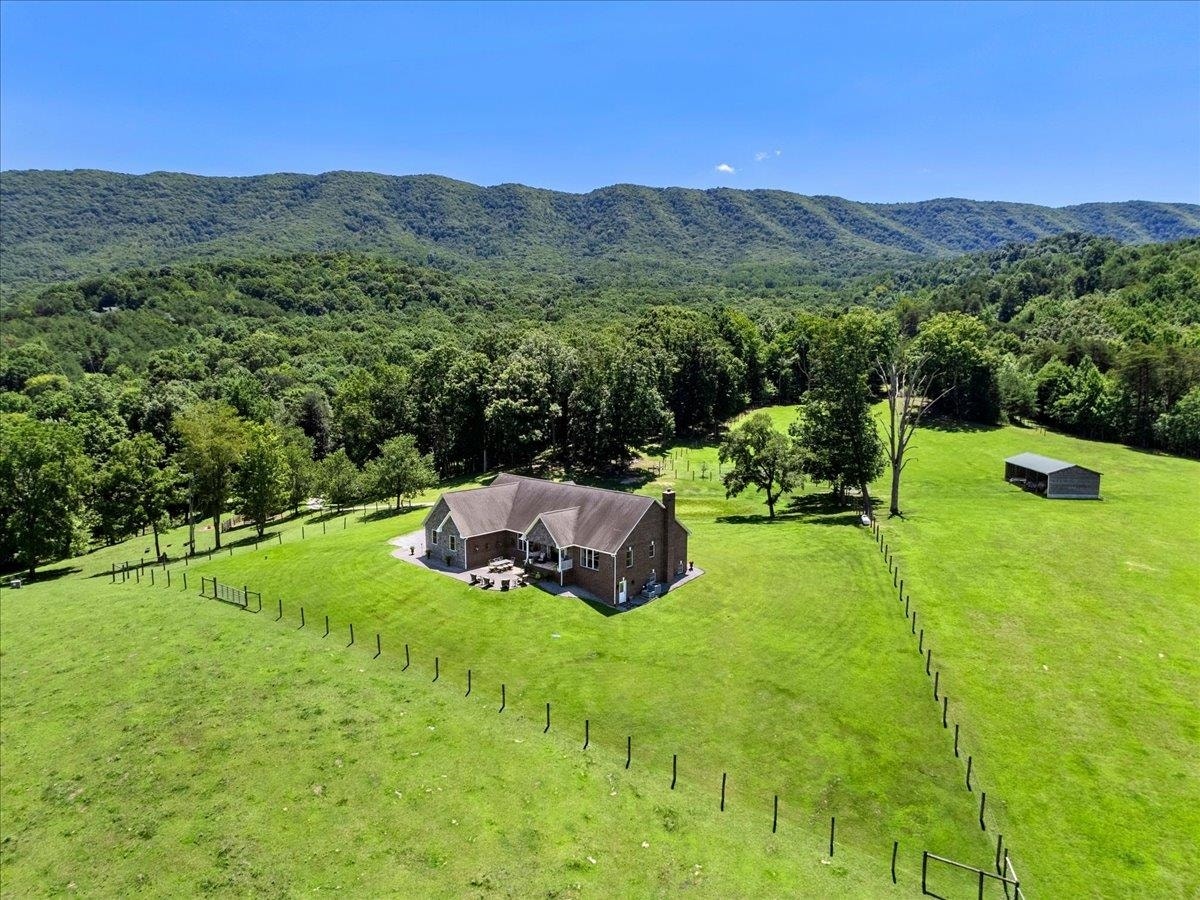 398 Penvir Road, Narrows, VA 24124