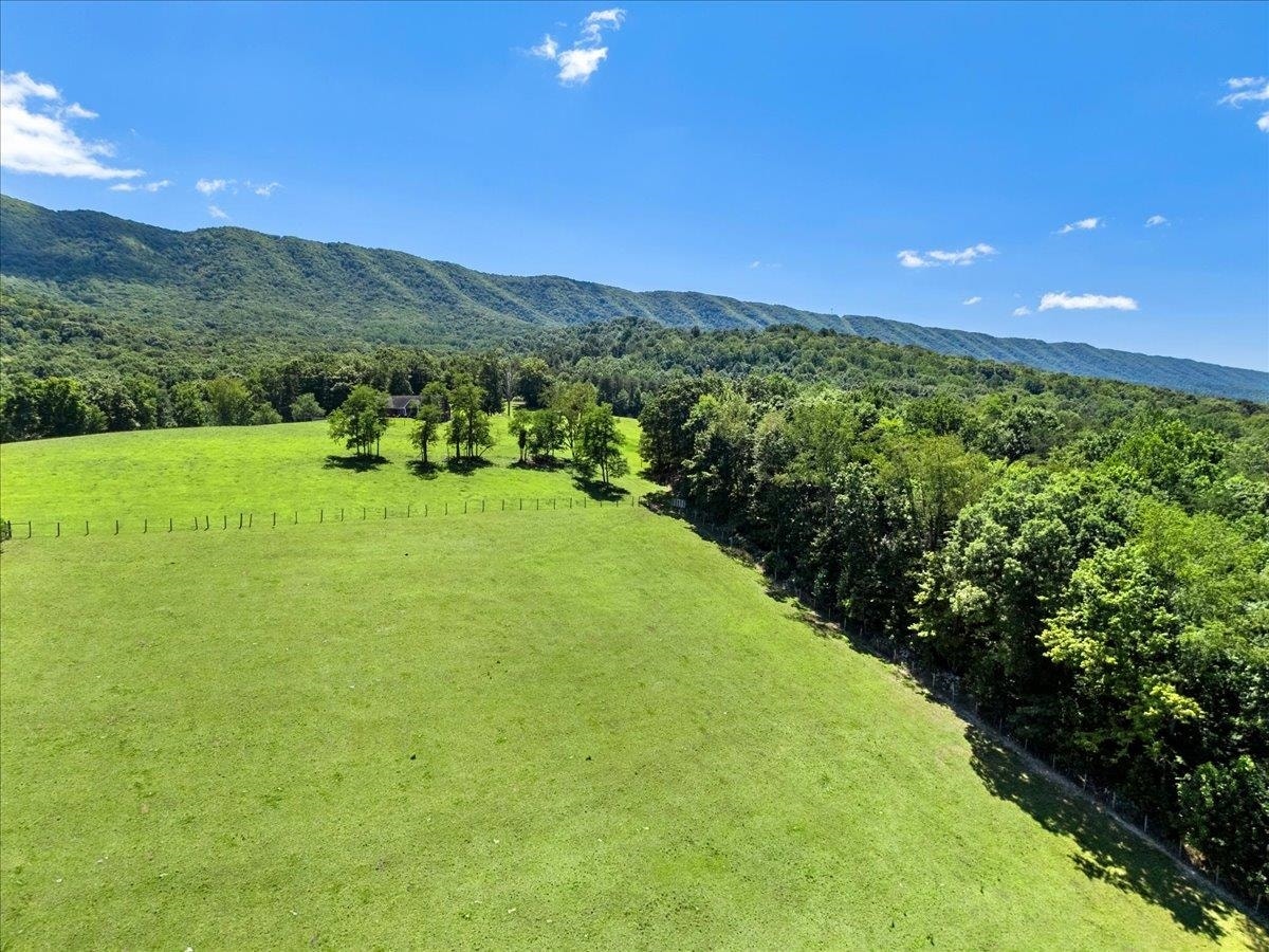 398 Penvir Road, Narrows, VA 24124