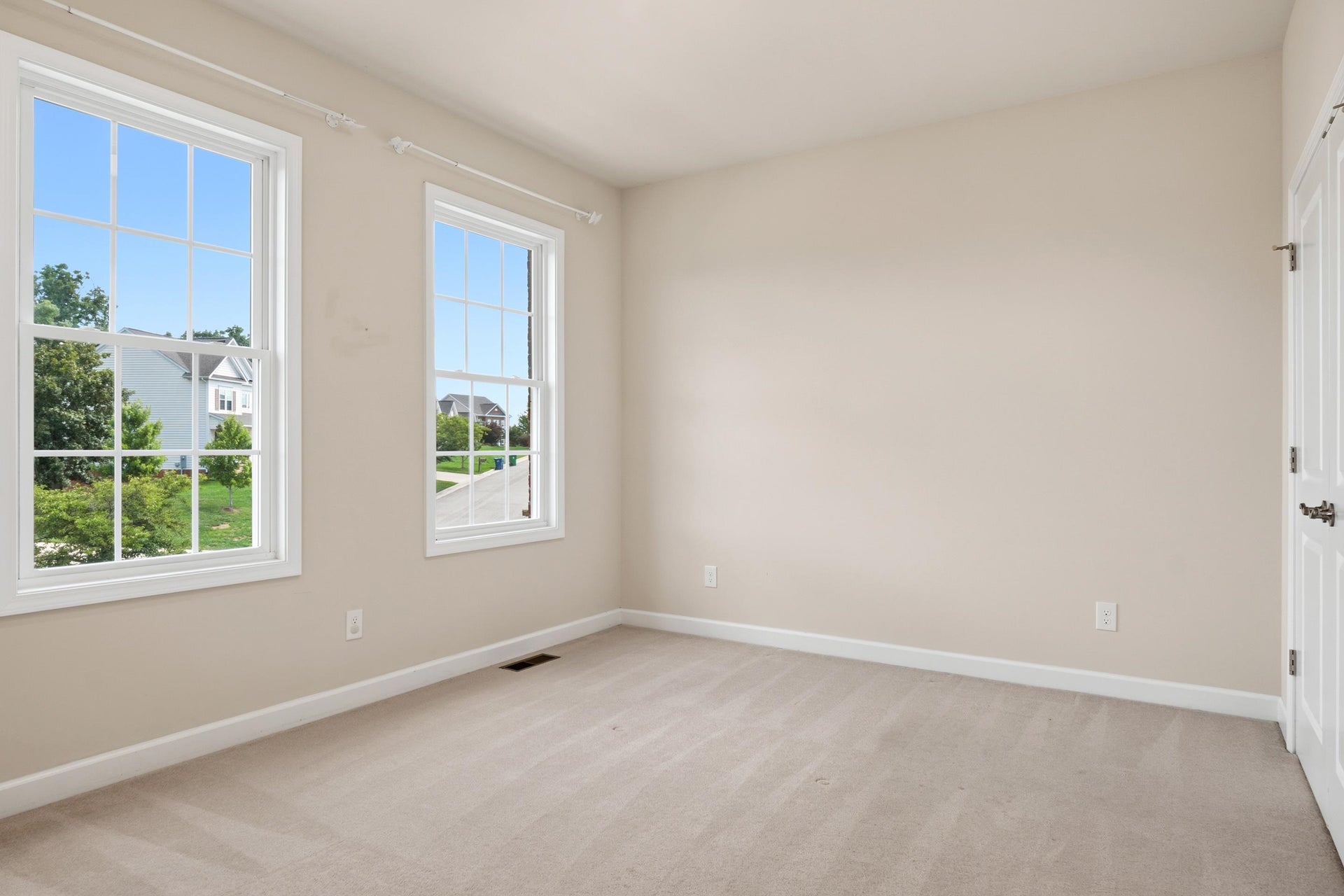 402 Sterling Heights Lane, Blacksburg, VA 24060