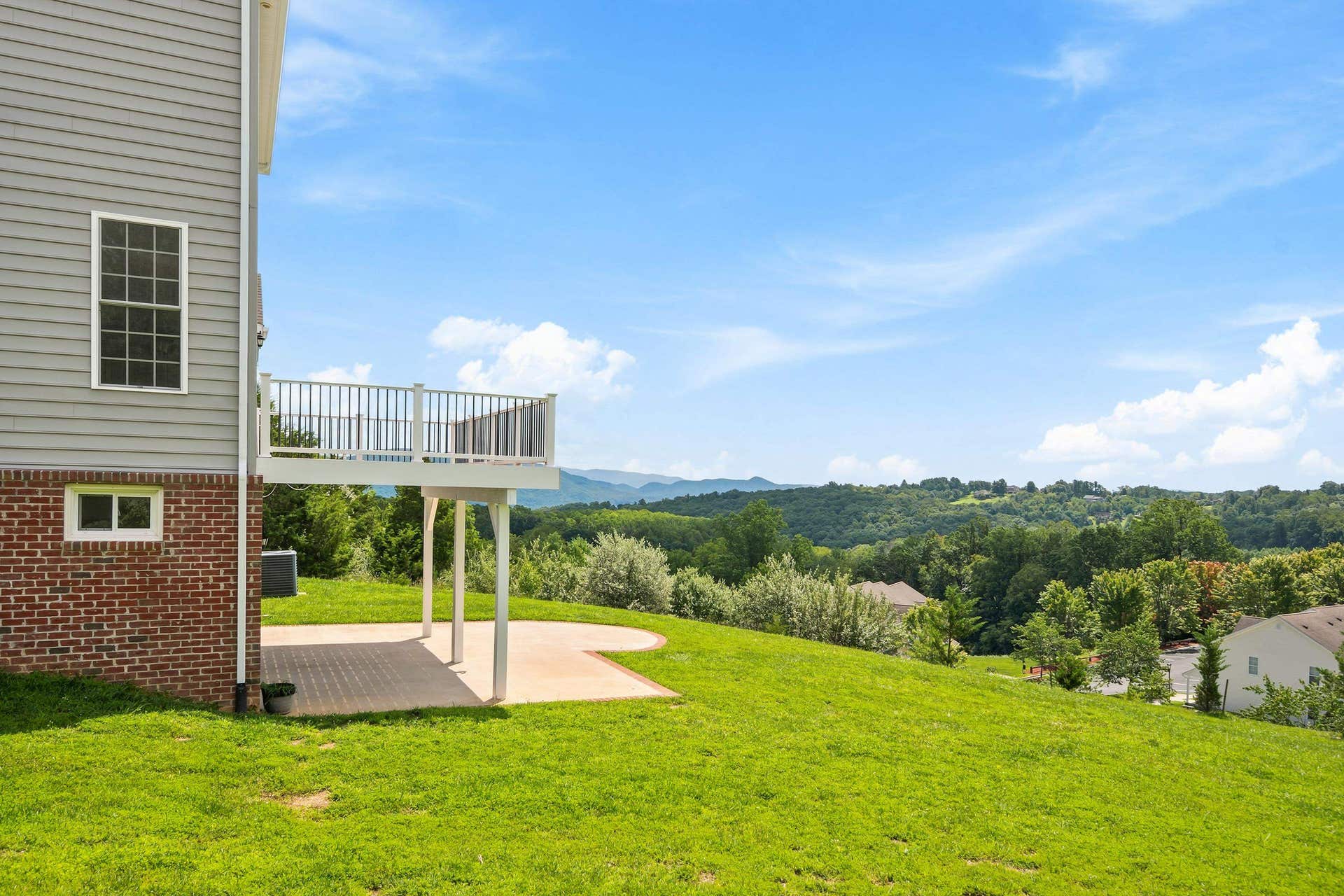 402 Sterling Heights Lane, Blacksburg, VA 24060