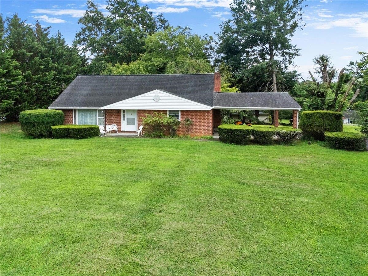 108 WILLIAMS Avenue, Radford, VA 24141
