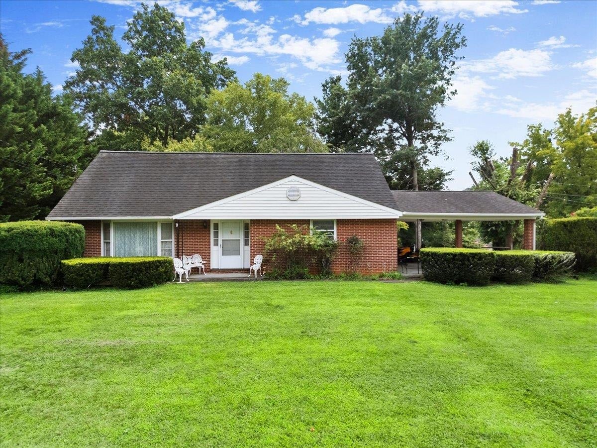 108 WILLIAMS Avenue, Radford, VA 24141