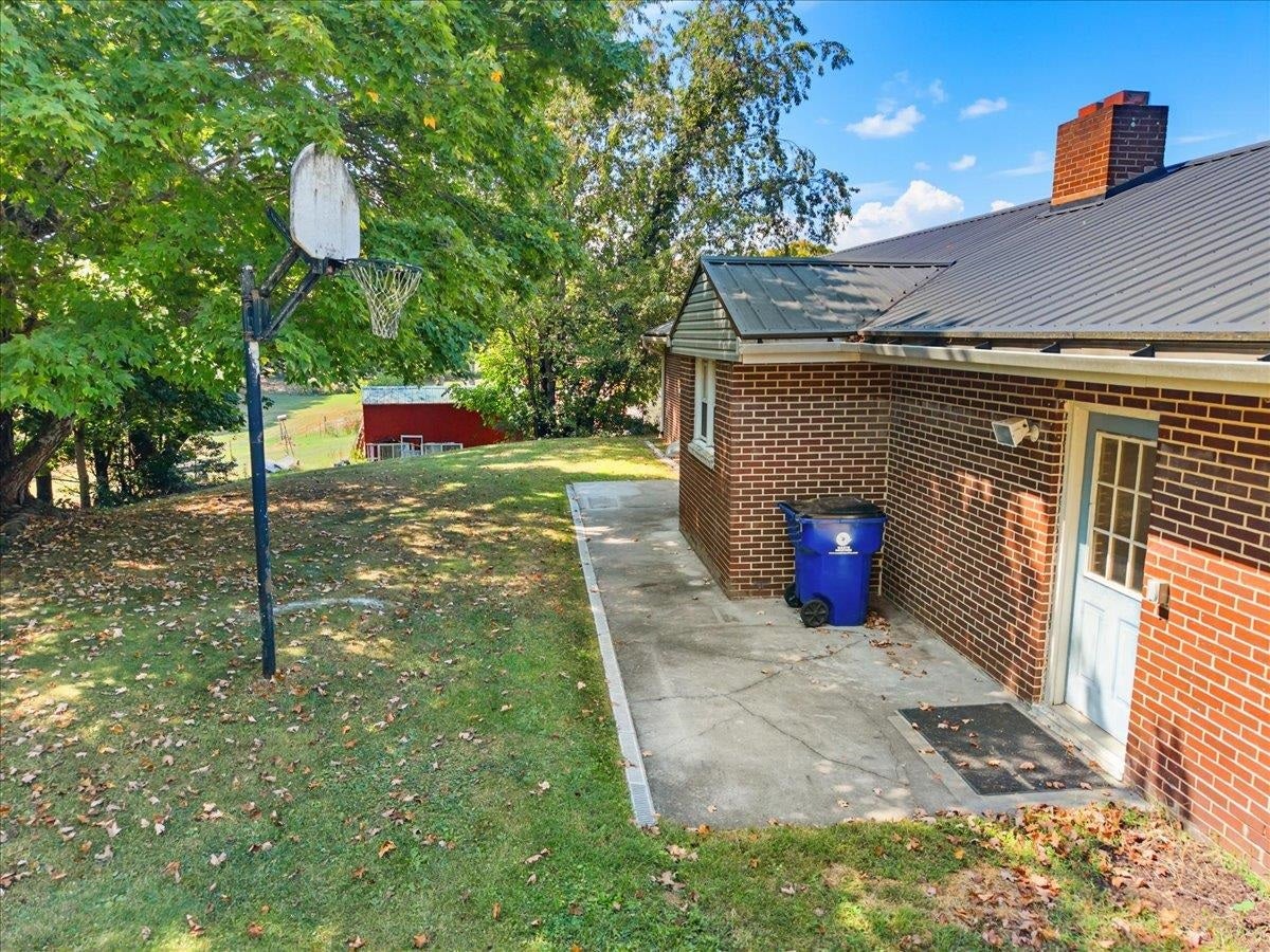 110 ROSEHILL Drive, Christiansburg, VA 24073
