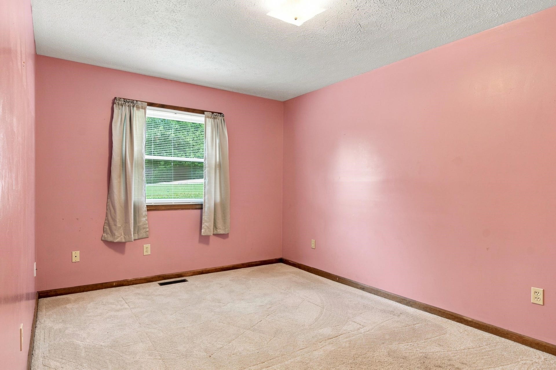 1220 Flint Drive, Christiansburg, VA 24073