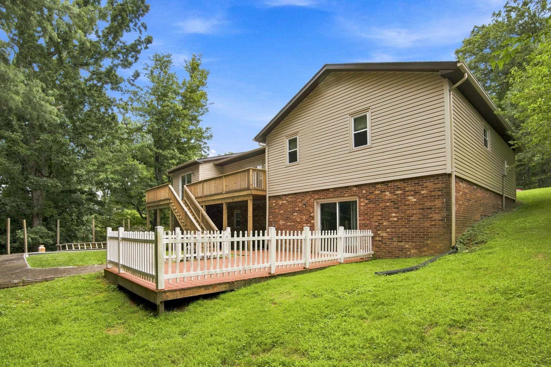 1220 Flint Drive, Christiansburg, VA 24073
