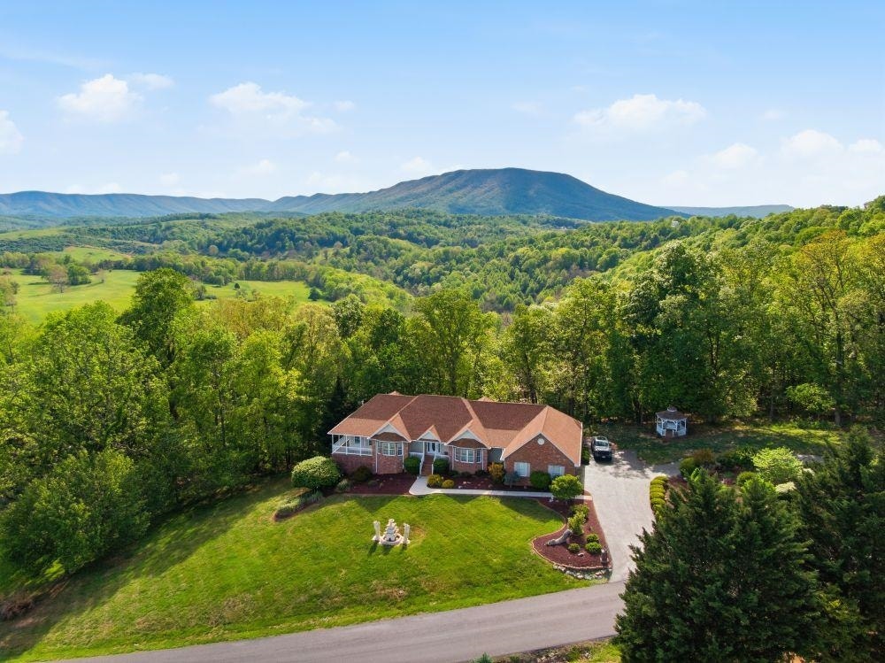 336 Riverbend Drive, Pearisburg, VA 24134