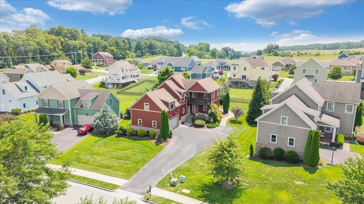 902 Petra Pass, Blacksburg, VA 24060