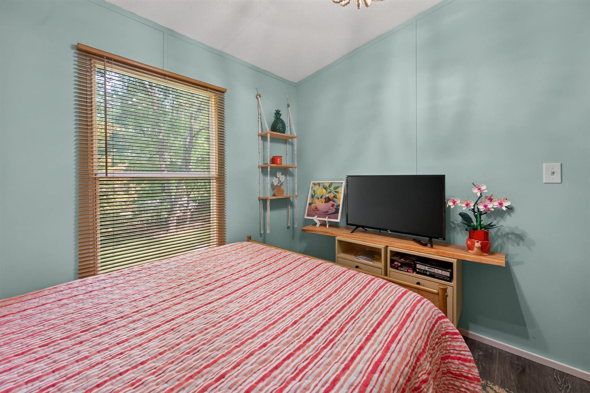 7057 Waterview Lane, Radford, VA 24141