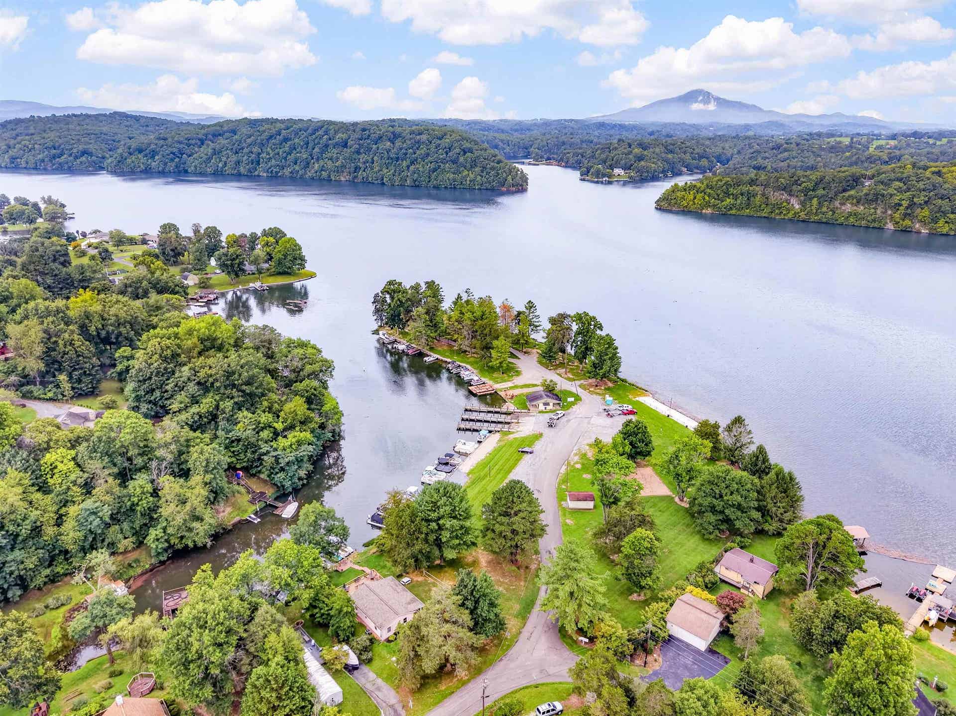7057 Waterview Lane, Radford, VA 24141