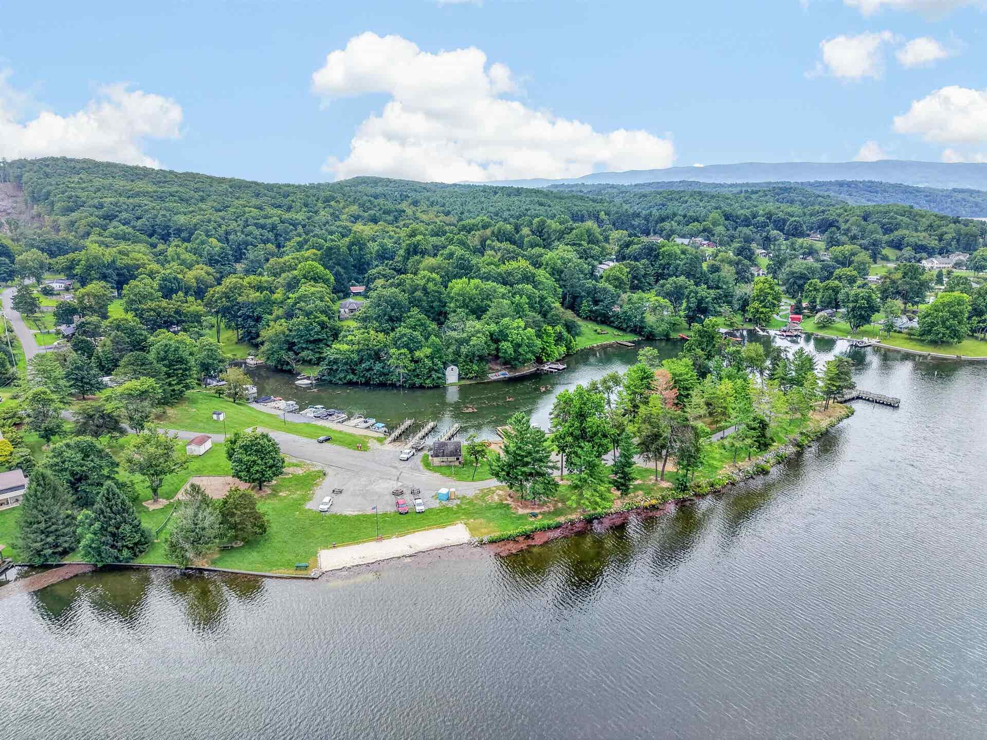 7057 Waterview Lane, Radford, VA 24141
