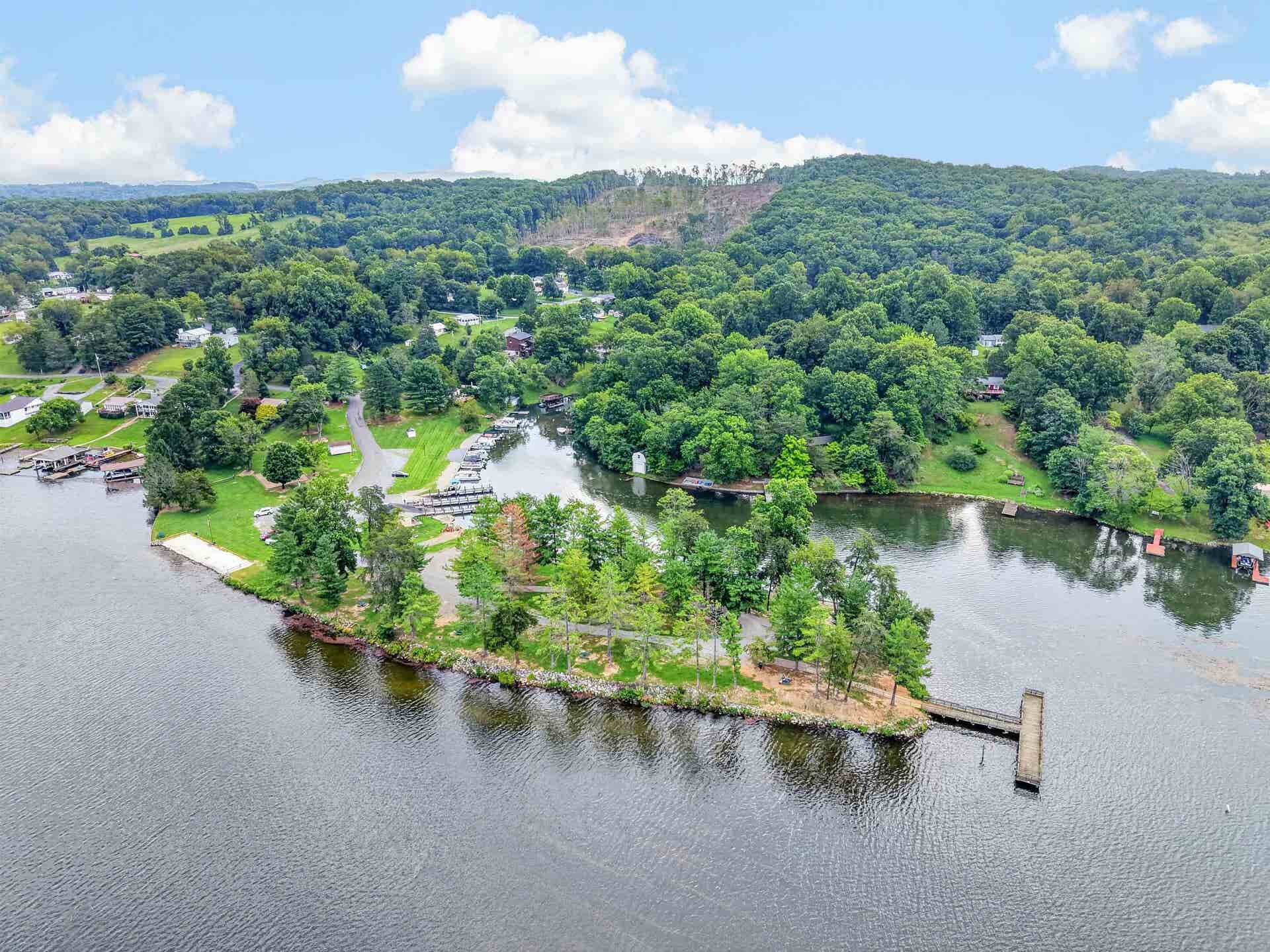 7057 Waterview Lane, Radford, VA 24141
