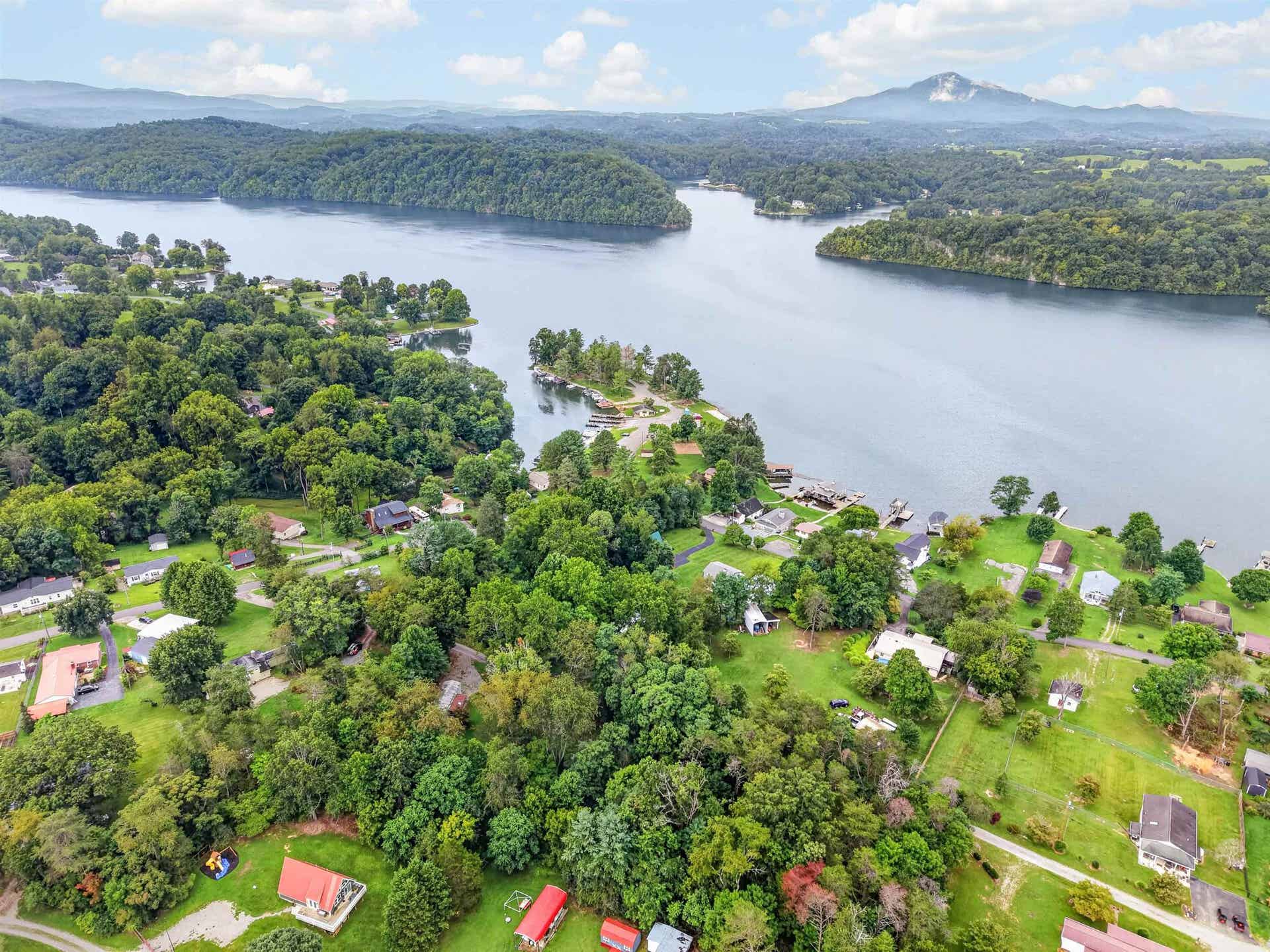 7057 Waterview Lane, Radford, VA 24141