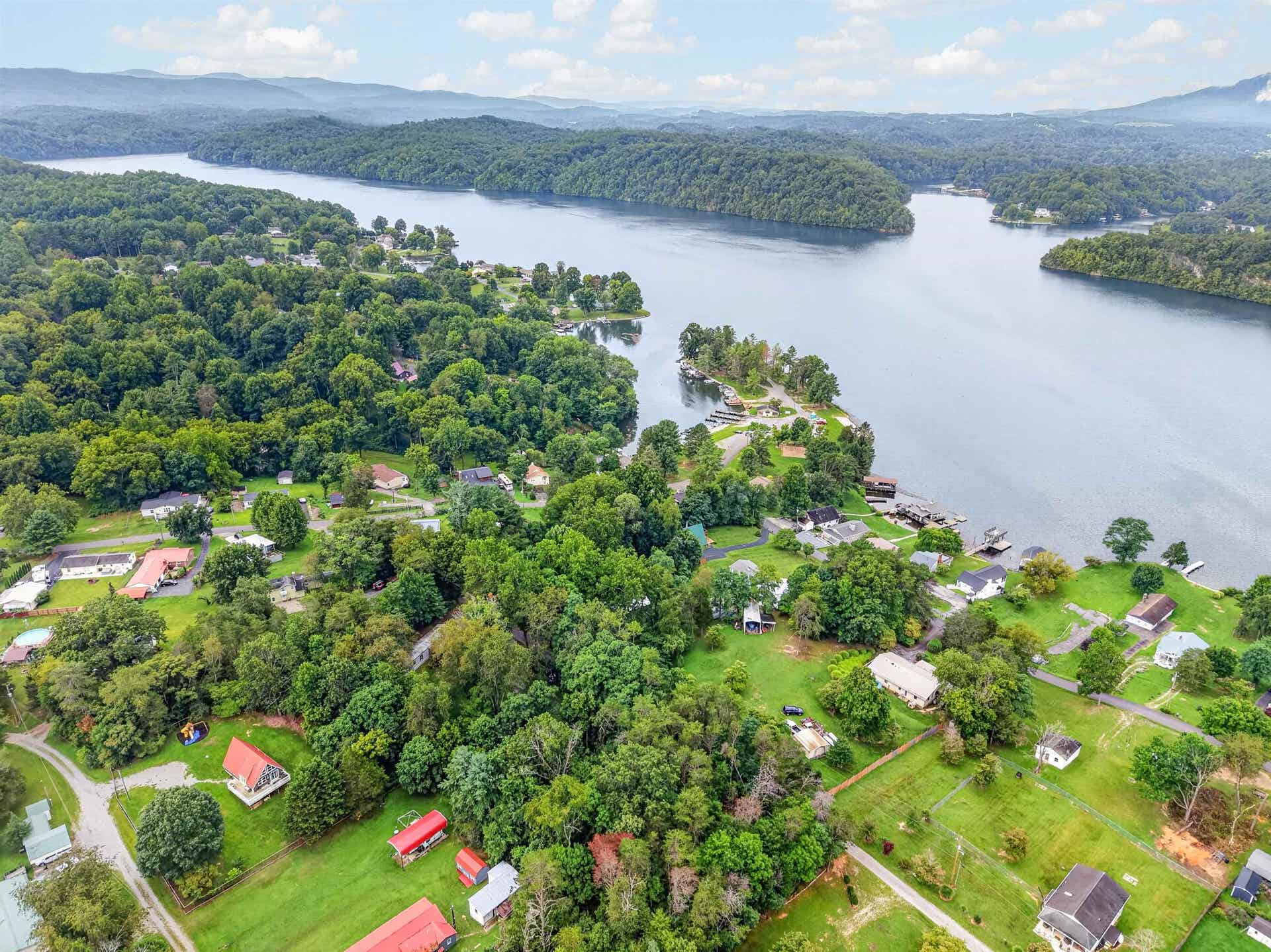 7057 Waterview Lane, Radford, VA 24141