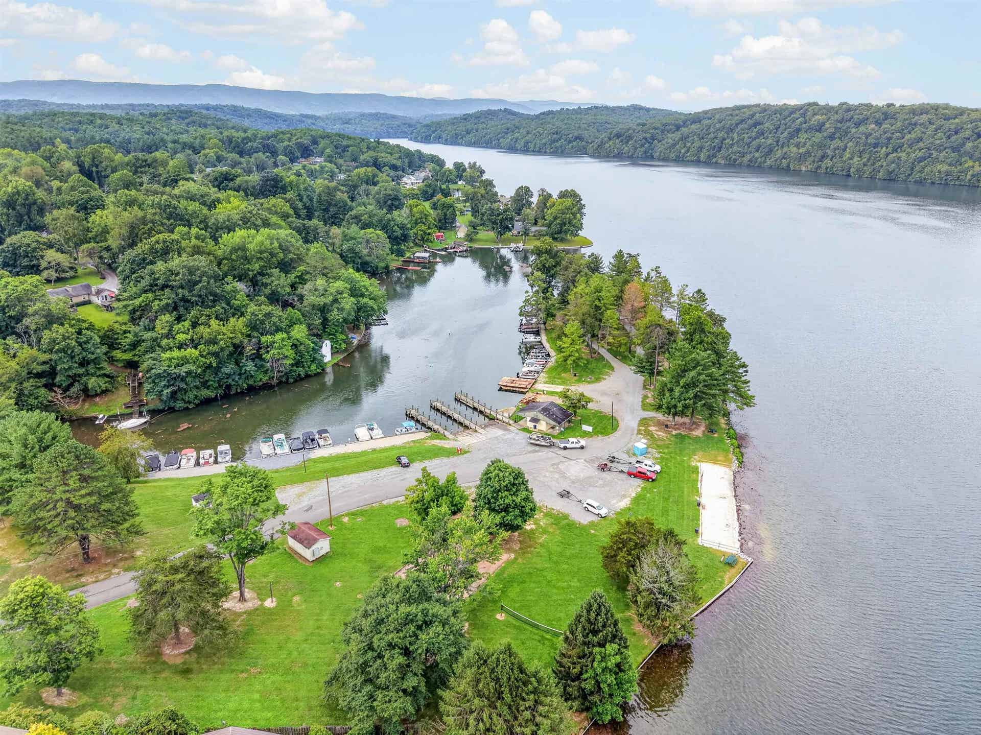 7057 Waterview Lane, Radford, VA 24141