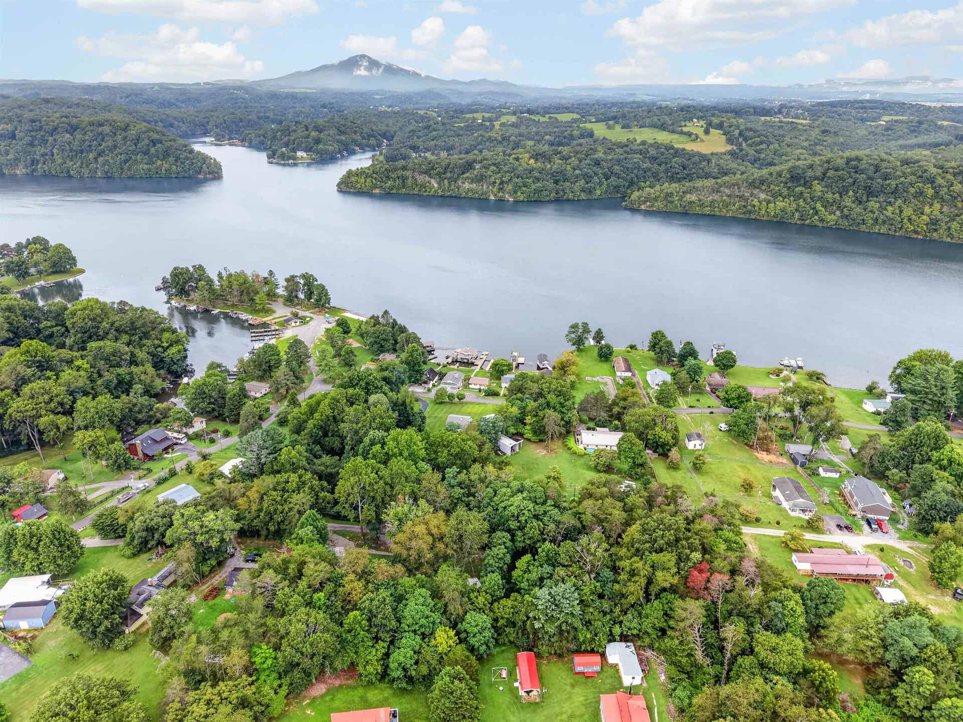 7057 Waterview Lane, Radford, VA 24141
