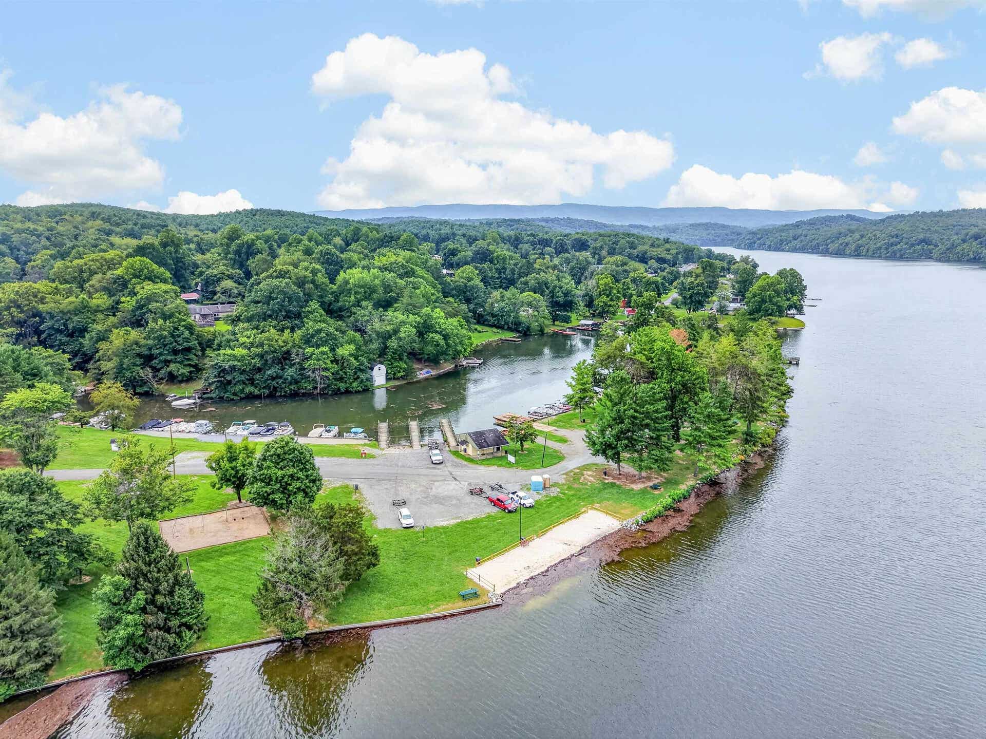 7057 Waterview Lane, Radford, VA 24141