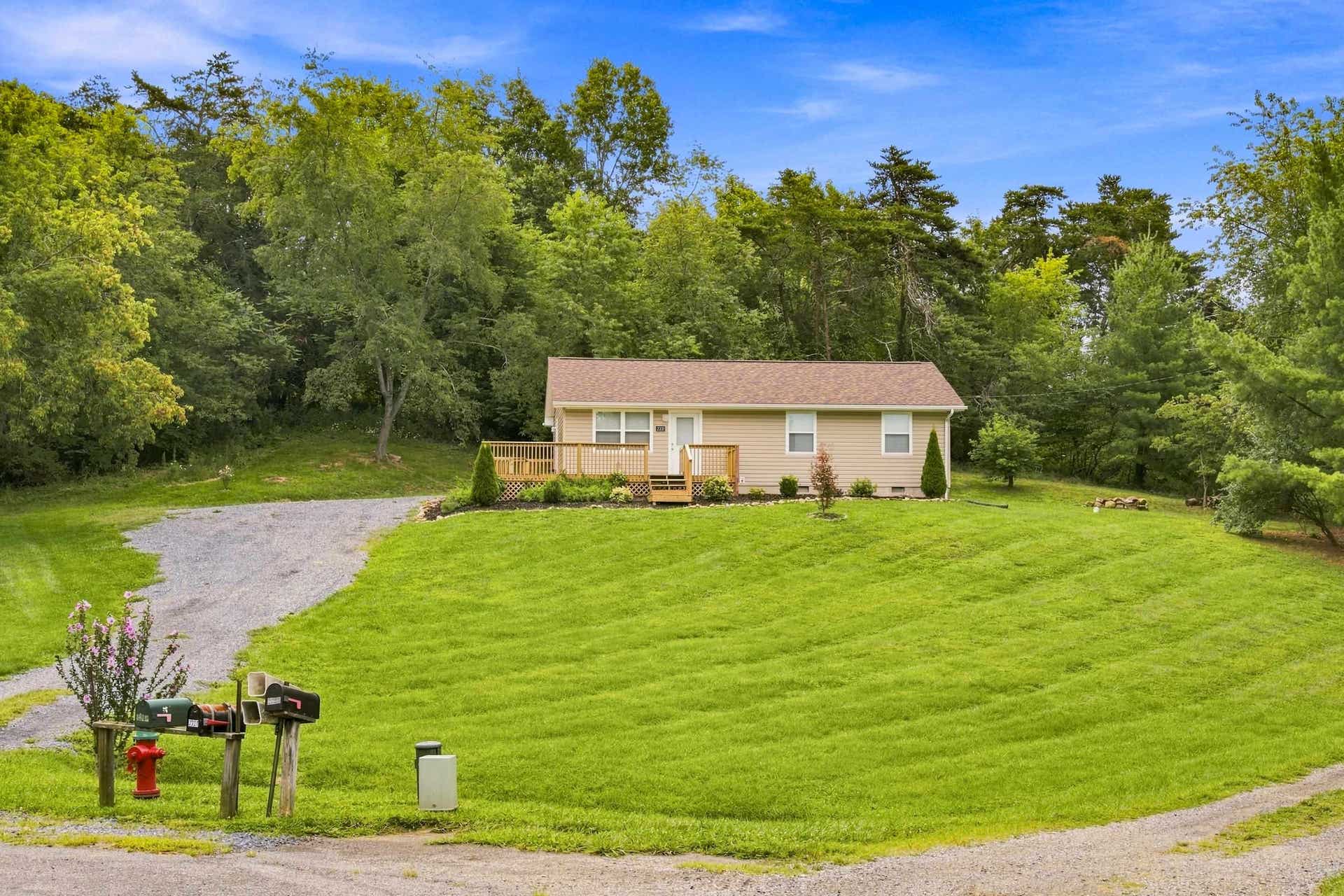 2221 POFF Court, Christiansburg, VA 24073