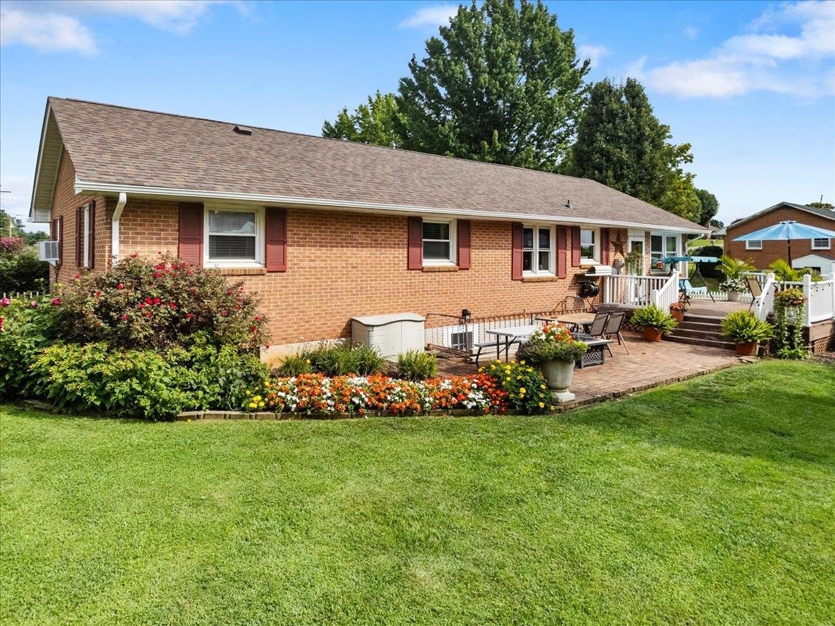 115 GUM Drive, Christiansburg, VA 24073